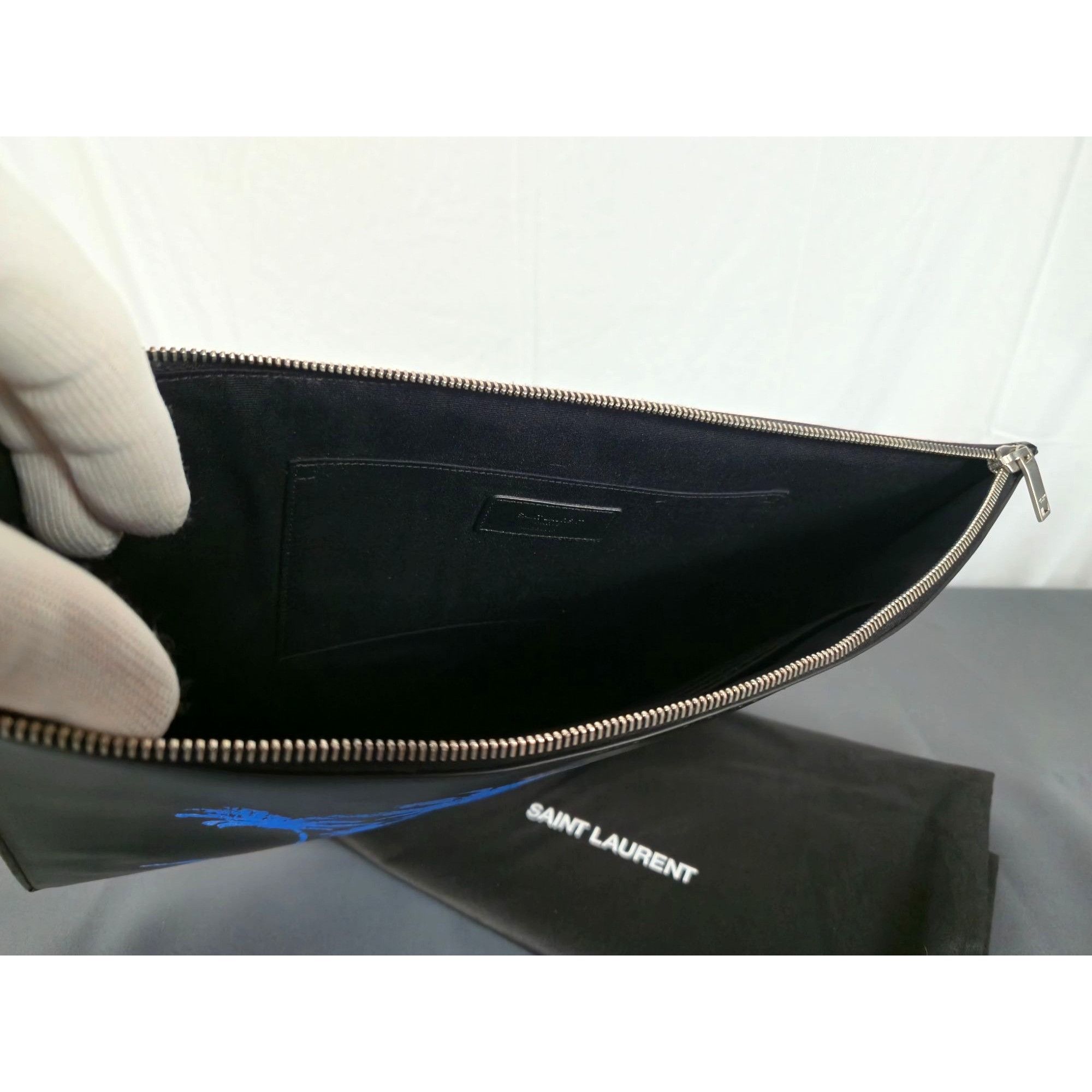 Yves Saint Laurent Saint Laurent Waiting For Sunset Black Leather Pouch Size ONE SIZE - 8 Thumbnail