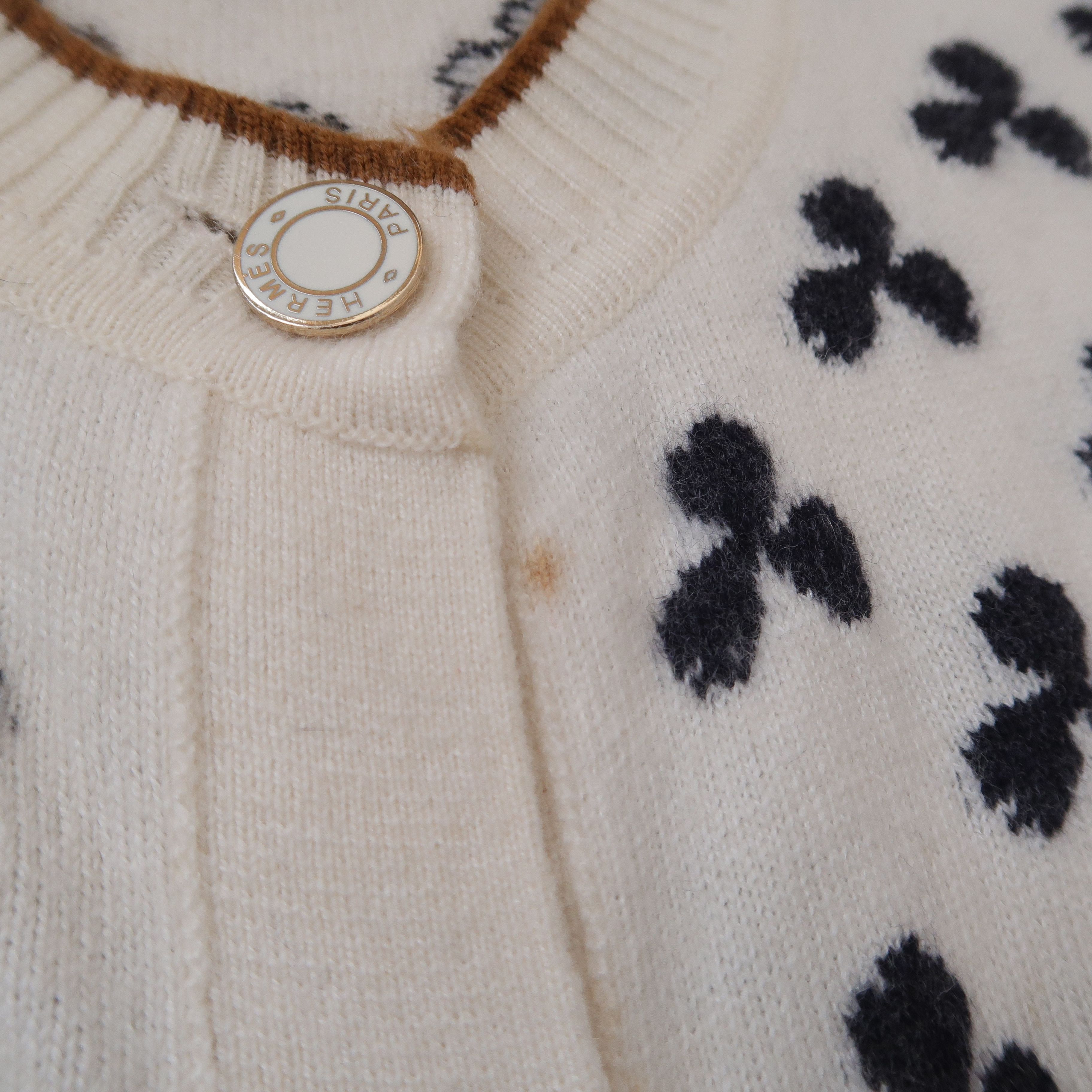 Hermes Hermes Margiela Era Ecru White Clover Cardigan Cashmere Size US S / EU 44-46 / 1 - 15 Thumbnail