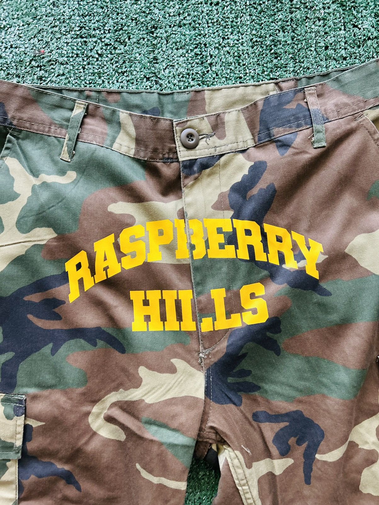 The GV Gallery G.V Gallery RASPBERRY HILLS OG Logo Army Cargos Long Sz M Size US 32 / EU 48 - 2 Thumbnail