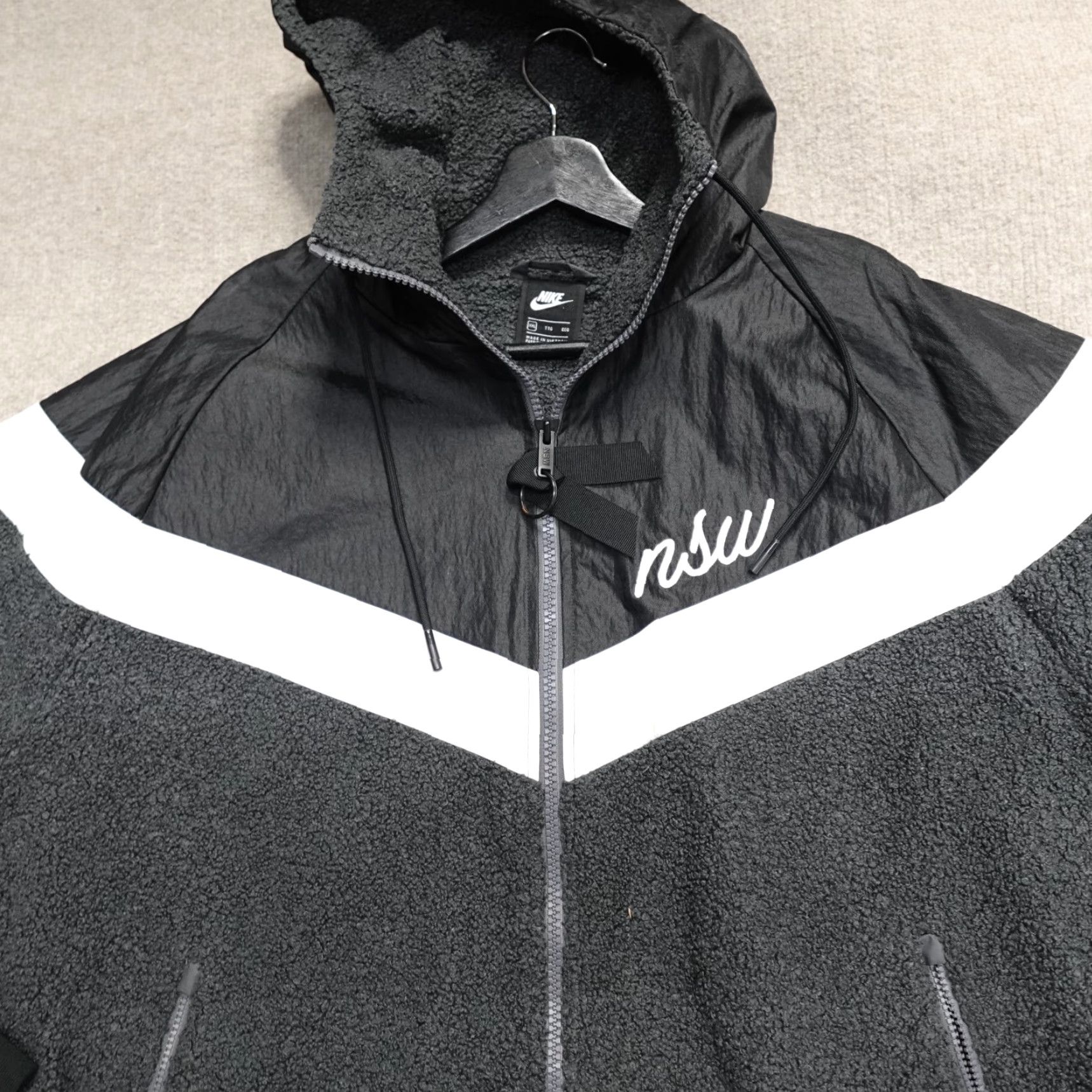 Nike Nike Windrunner Jacket 2XL Gray Black Hooded Retro Embroidered Full Zip Windbreaker Mens Size US XXL / EU 58 / 5 - 3 Thumbnail