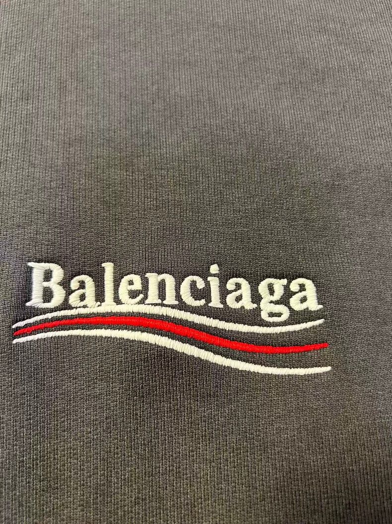 Balenciaga Balenciaga Embroidered coke sweater Size US XS / EU 42 / 0 - 3 Thumbnail