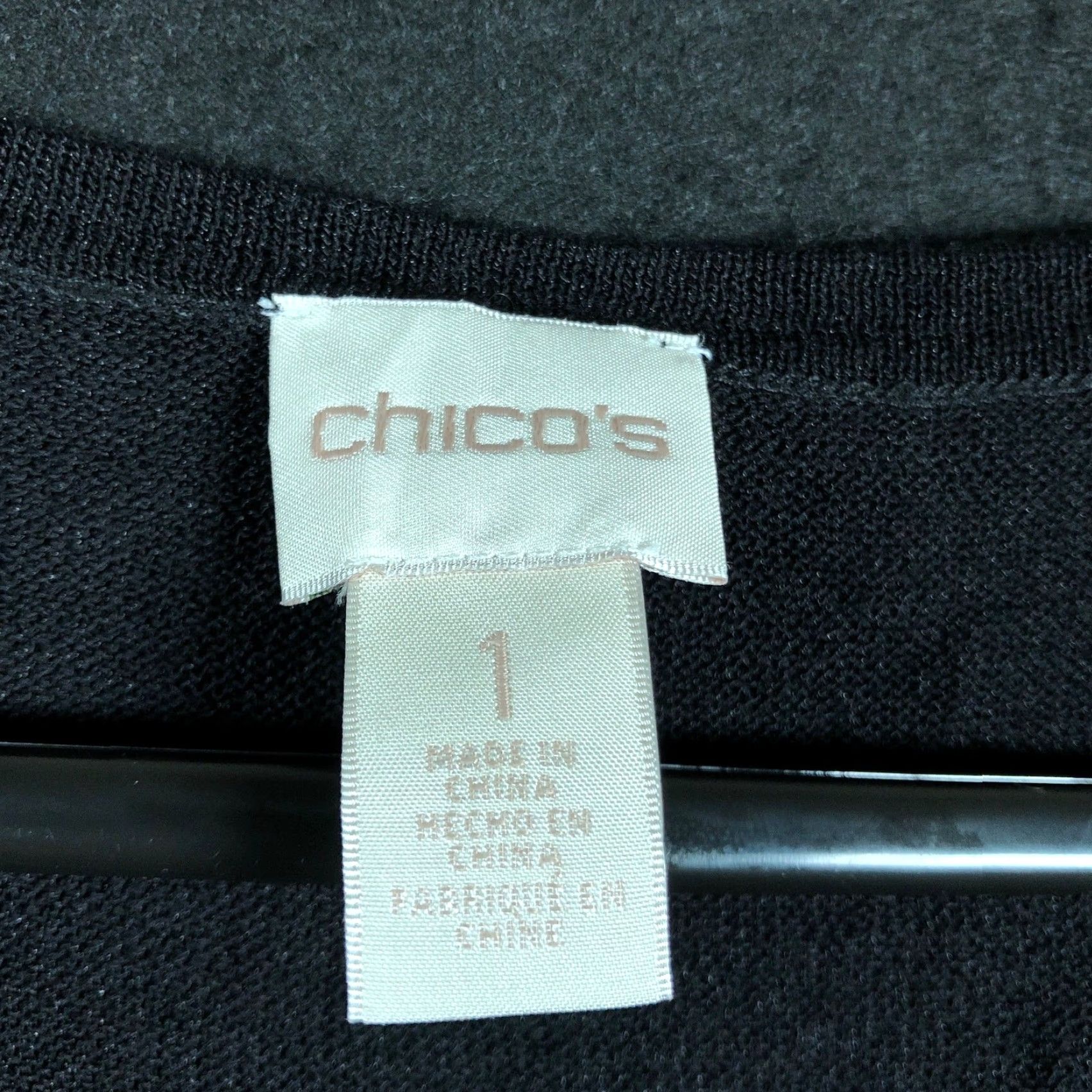 Vintage Chicos Blouse Black Sleeveless Flowy Tank Rayon Blend Stretch M Women’s Shirt Casual Workwear 1 (M) Size M / US 6-8 / IT 42-44 - 6 Thumbnail