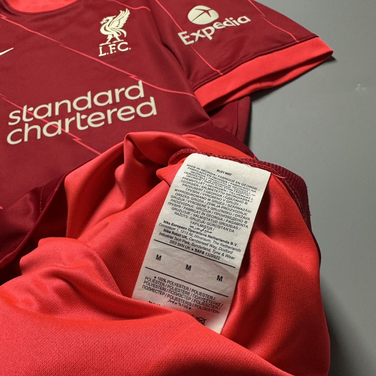 Vintage LIVERPOOL NIKE 2021/2022 FOOTBALL HOME JERSEY #20 DIOGO JOTA Size US M / EU 48-50 / 2 - 14 Thumbnail