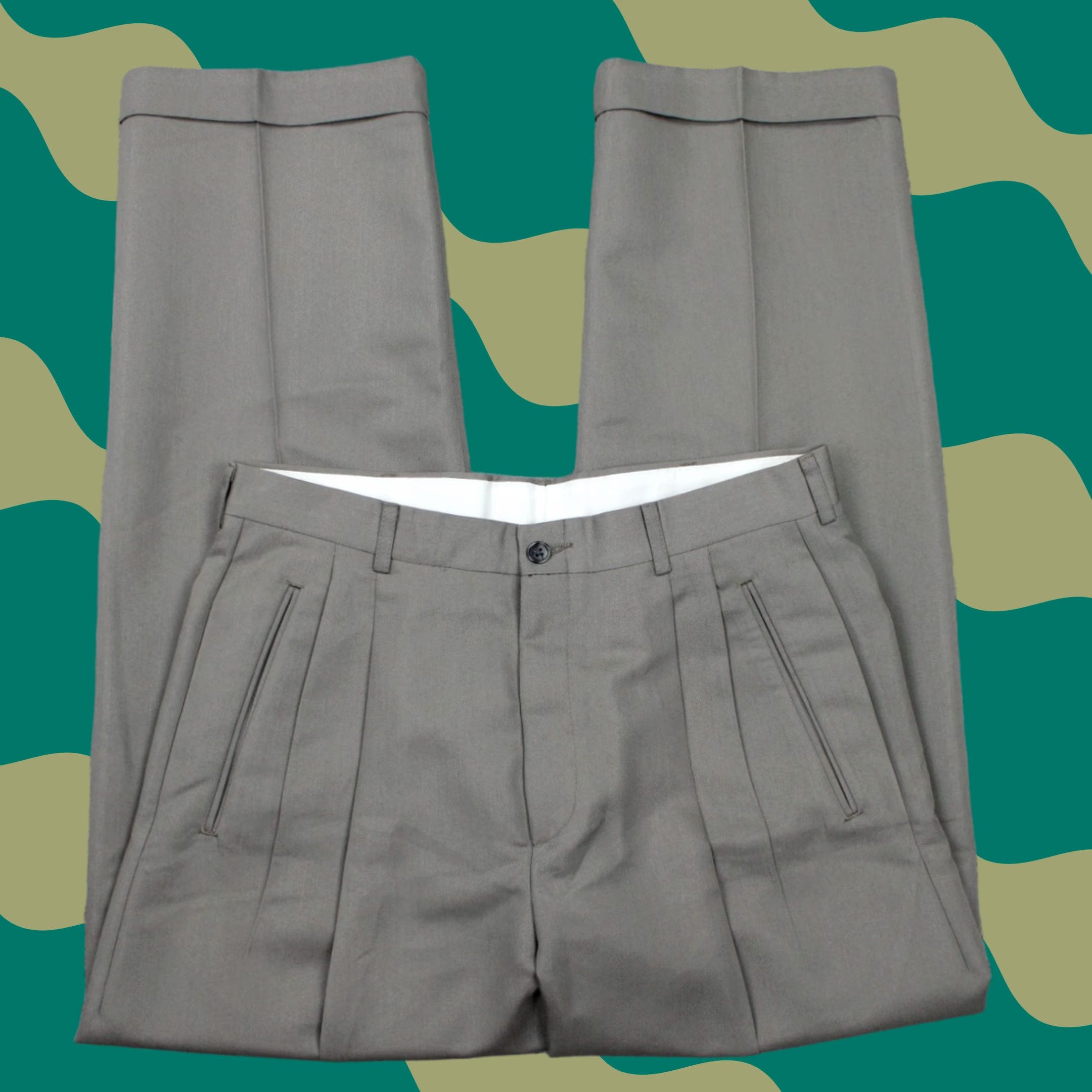 Haggar Haggar Dress Pants Mens 32x30 Beige Pleated Cuffed Polyester Blend NWT Regular Rise Straight Fit Front Zipper Button Pocket Size US 32 / EU 48 - 1 Thumbnail