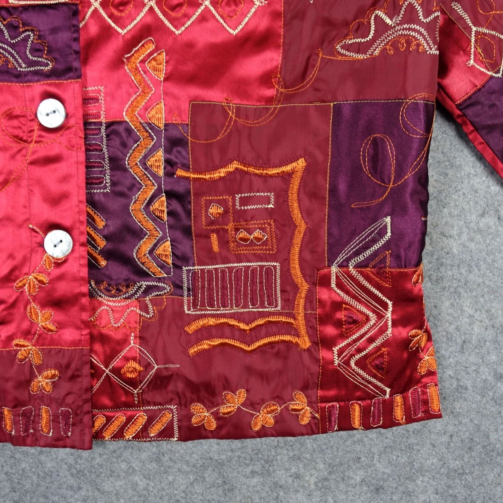 Vintage French Laundry Jacket Womens Large Red Quilted Embroidered Short Sleeve Long Sleeve Buttoned Fall Spring Winter Casual Travel Art Womens Size L Size L / US 10 / IT 46 - 5 Thumbnail