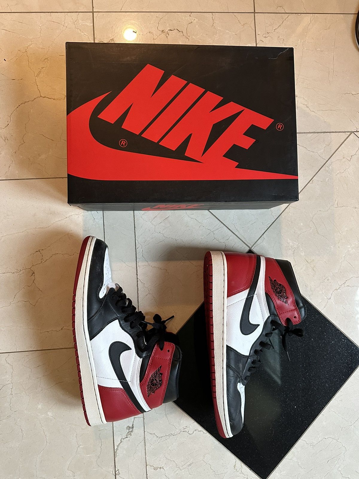 Jordan Brand Jordan 1 Retro 2016 Black Toe Size US 11.5 / EU 44-45 - 1 Thumbnail