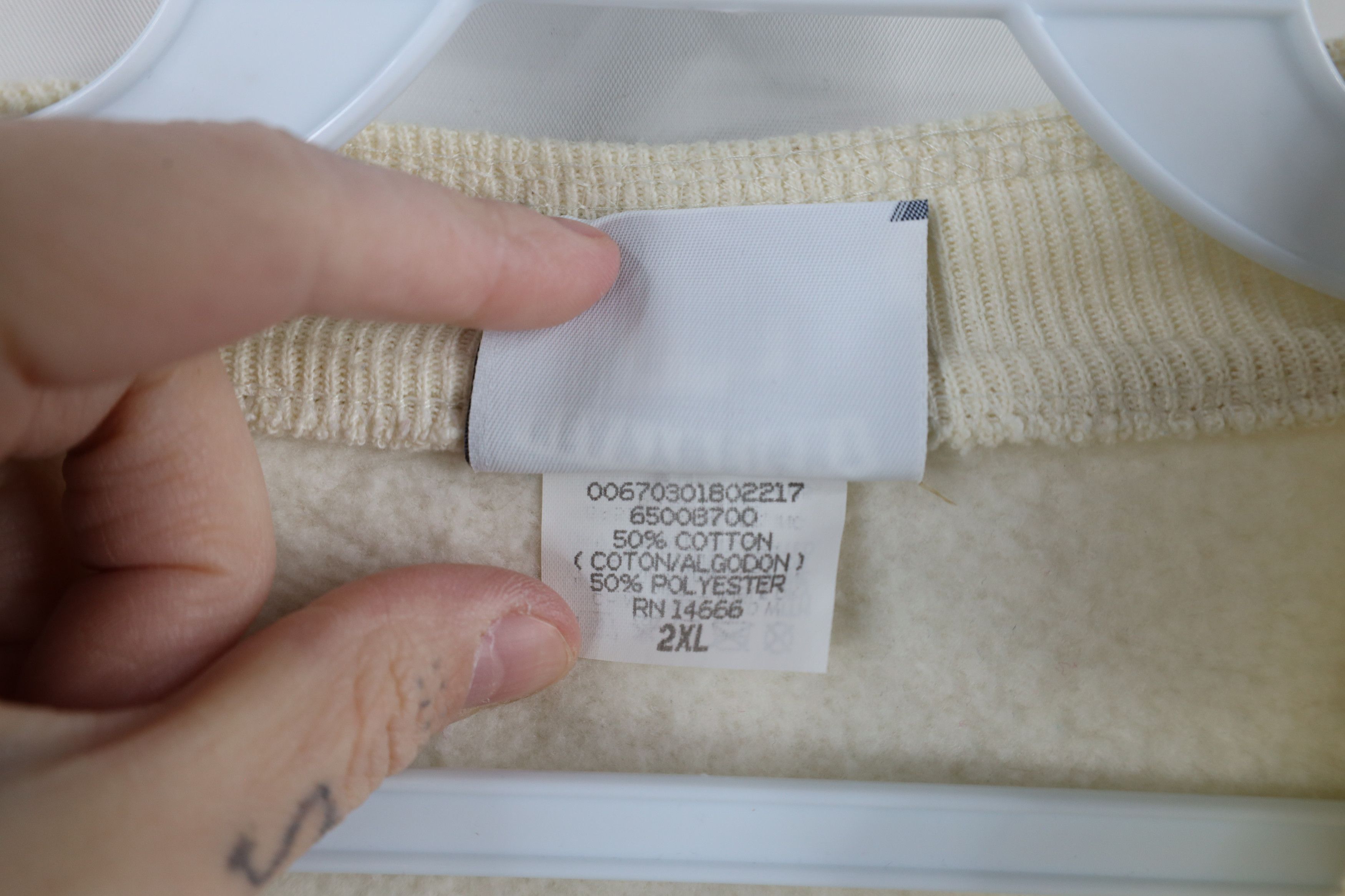 Vintage Vintage 90s Ralphies Eatery Henley Sweatshirt Cream USA Size US XXL / EU 58 / 5 - 10 Thumbnail