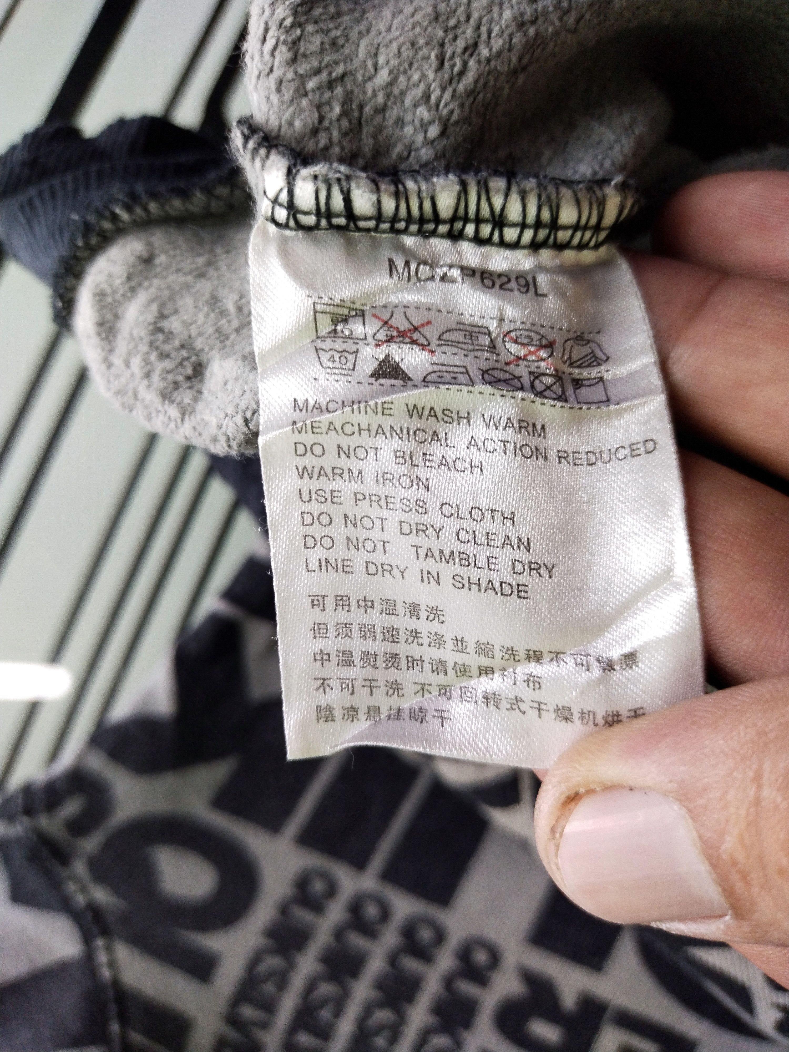 Quiksilver × Vintage Quiksilver All Over Print Hoodie Sweatshirt Size S Size US S / EU 44-46 / 1 - 13 Thumbnail
