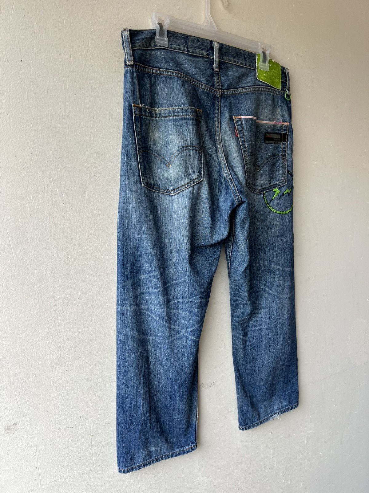 Fragment Design × Levi's 2009 Levi’s X Fragment Distress Selvedge Denim Cropped Jeans Size US 32 / EU 48 - 21 Thumbnail