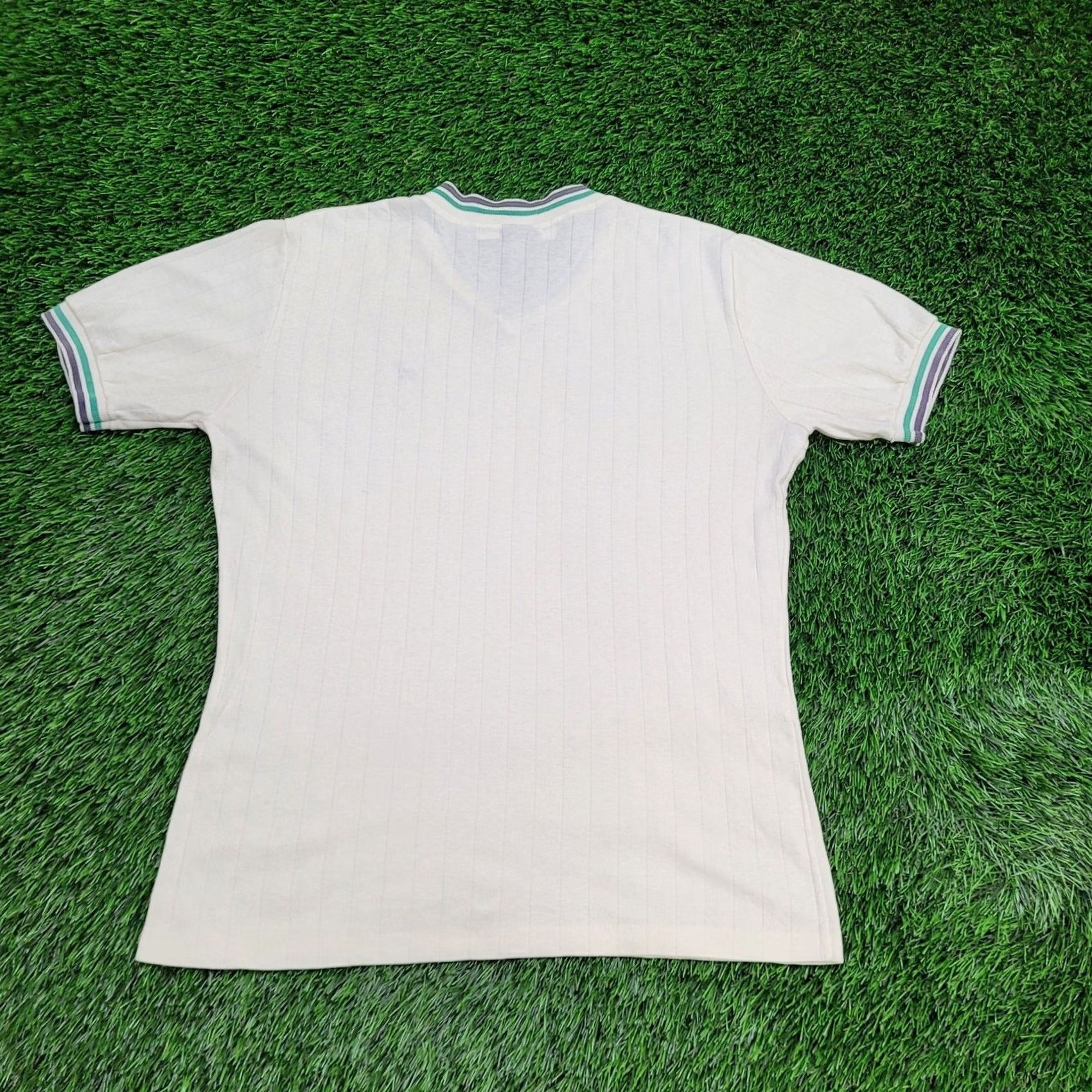 Jantzen VINTAGE Jantzen Shirt Ribbed V-Neck Ringer Medium 90s USA Made Cotton Poly White Mens Short Sleeve T-Shirt Size US M / EU 48-50 / 2 - 3 Thumbnail