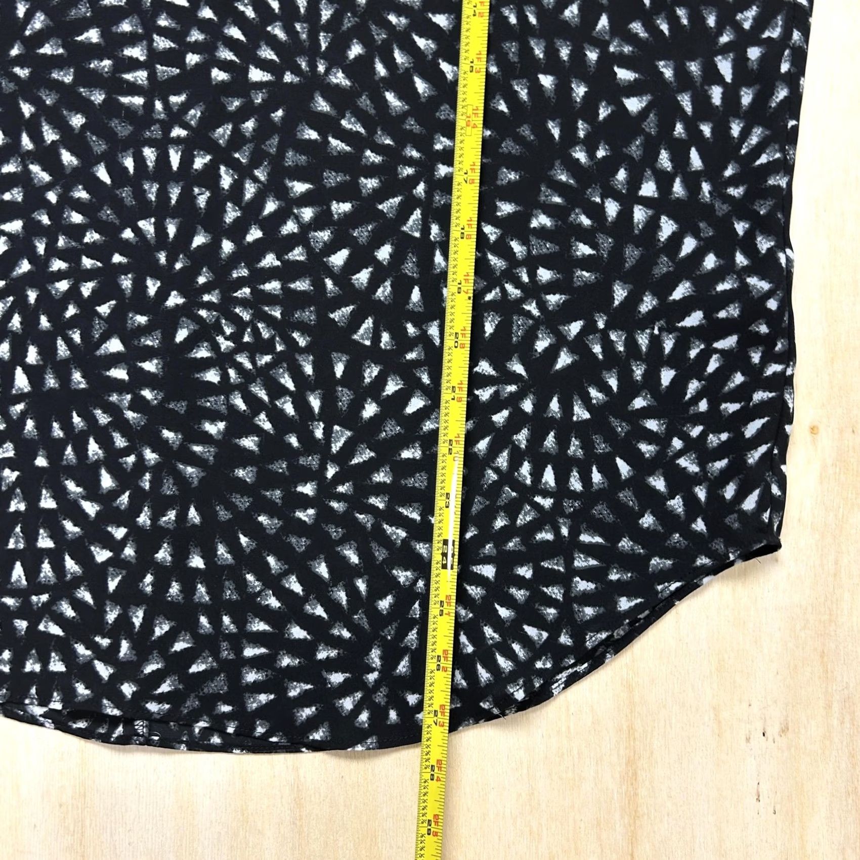 Mossimo Mossimo Tank Top Womens XXL Black Geometric Zip Back Sleeveless Blouse Size XXL / US 16-18 / IT 52-54 - 4 Thumbnail
