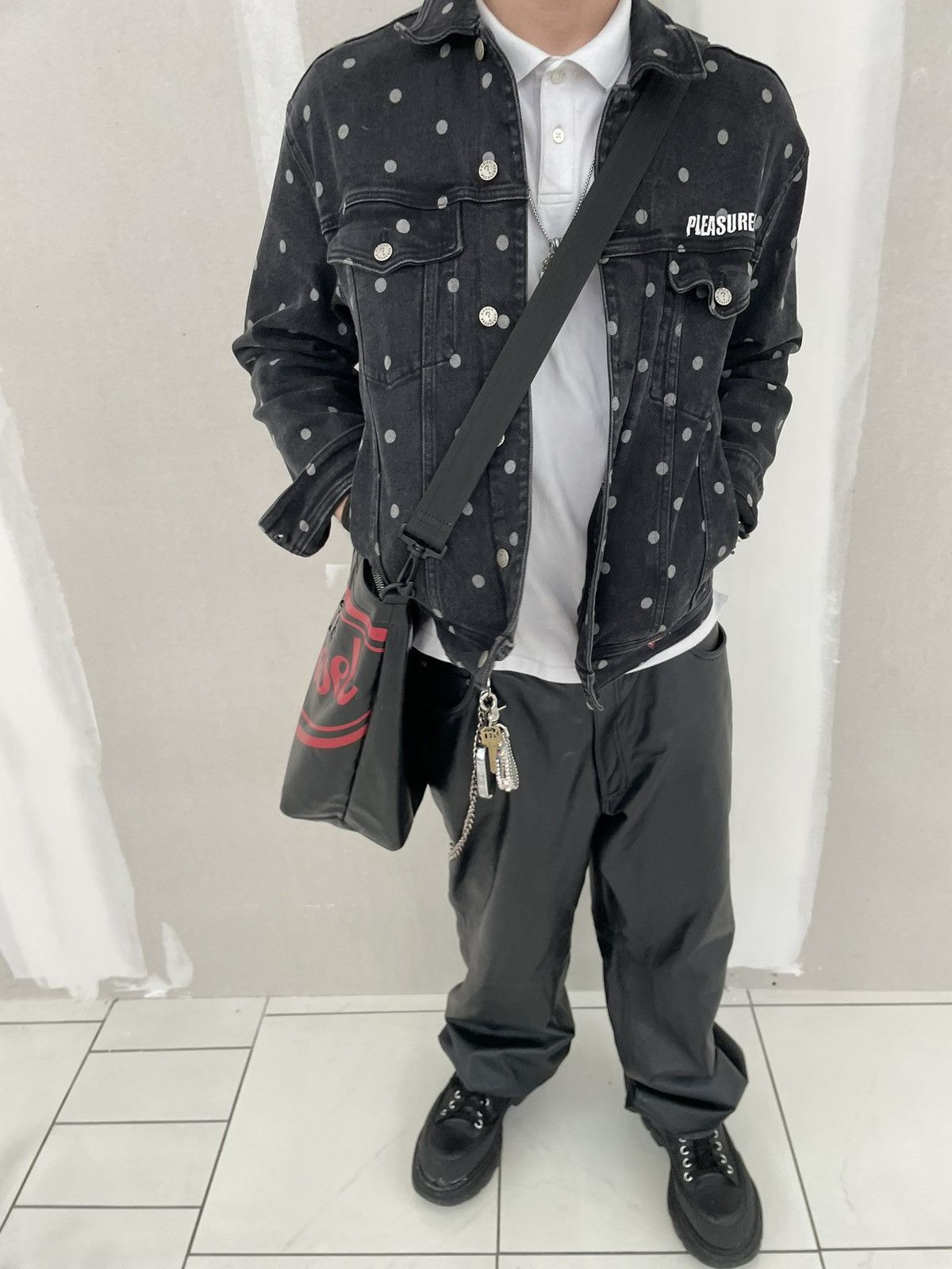 Guess × Pleasures GUESS Originals x PLEASURES Size US S / EU 44-46 / 1 - 6 Thumbnail