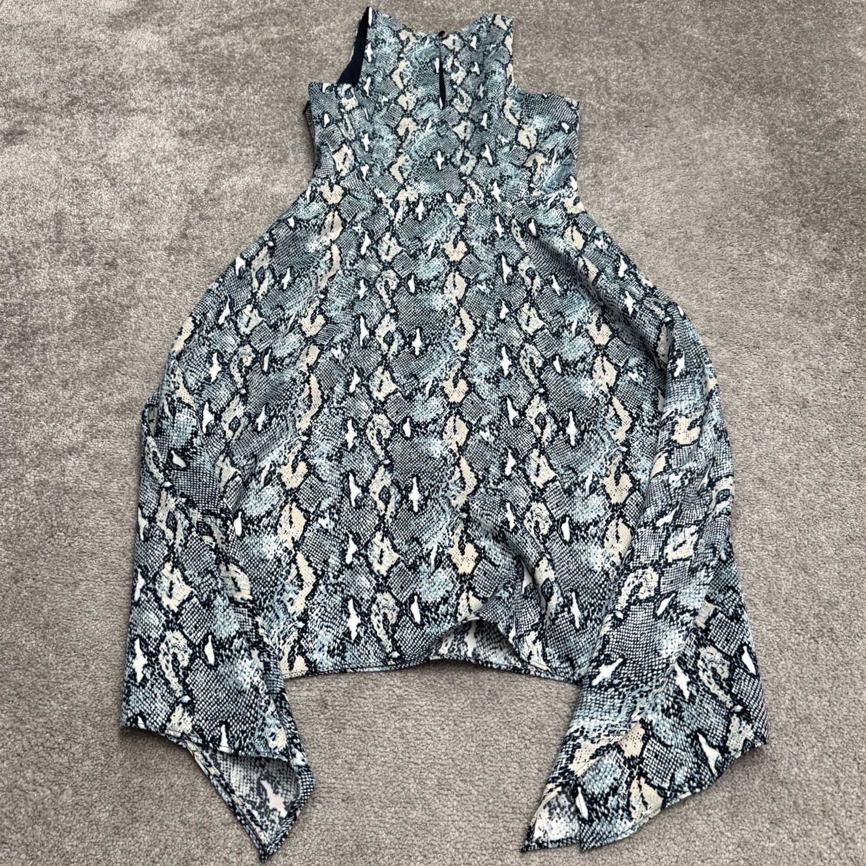 Banana Republic Banana Republic Blue Snake Print Asymmetrical Handkerchief Dress Womens 4 Size S / US 4 / IT 40 - 2 Thumbnail
