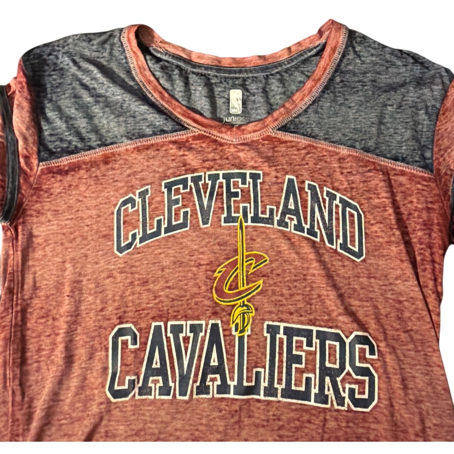 NBA Cleveland Cavaliers Juniors High Low Hem T Shirt Logo Burnou Size S / US 4 / IT 40 - 4 Thumbnail