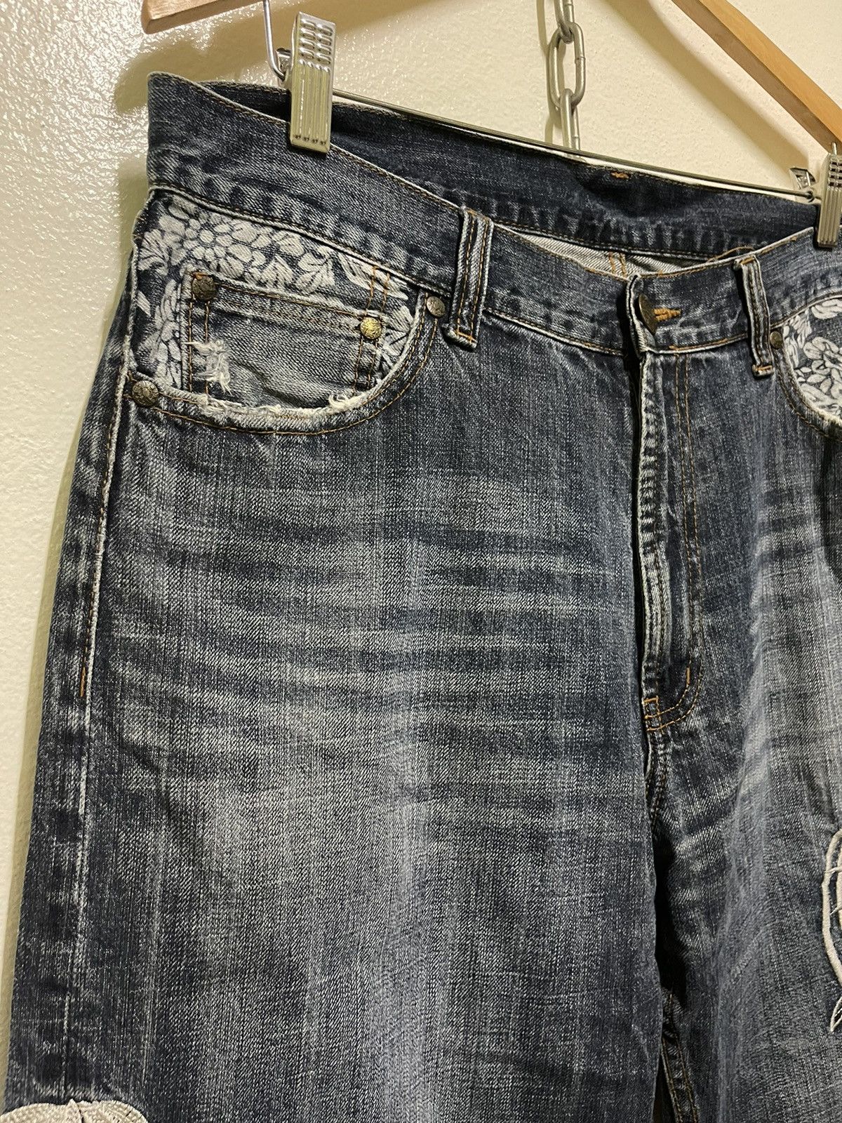 Japanese Brand Tiger Motive Embroidery Jeans Size US 35 - 2 Thumbnail