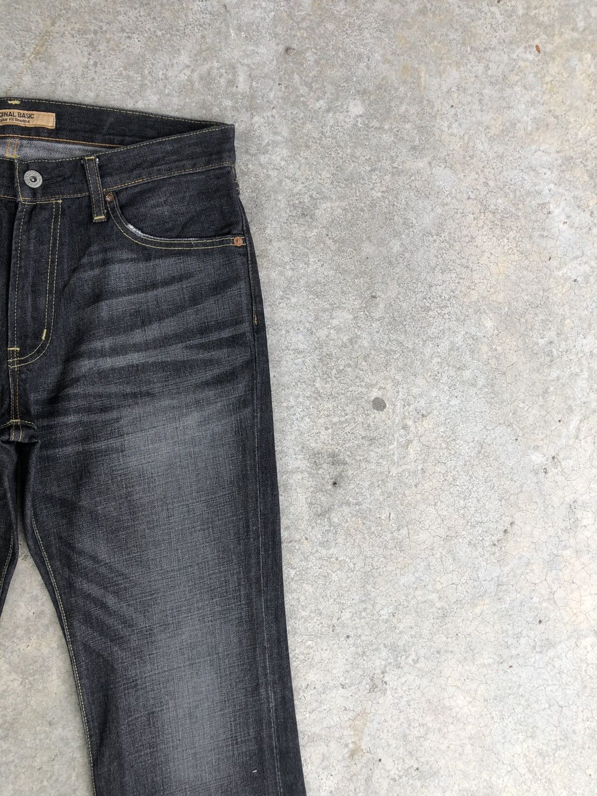 If Six Was Nine Flared Uniqlo Bootcut Distressed Jeans Size US 32 / EU 48 - 5 Thumbnail