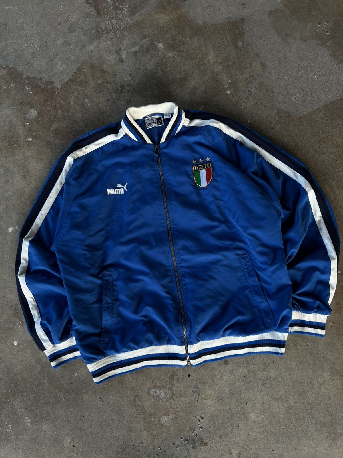 Puma Vintage 90’s Puma Italy 🇮🇹 National Team Zip Up Light Jacket Size US XL / EU 56 / 4 - 1 Thumbnail