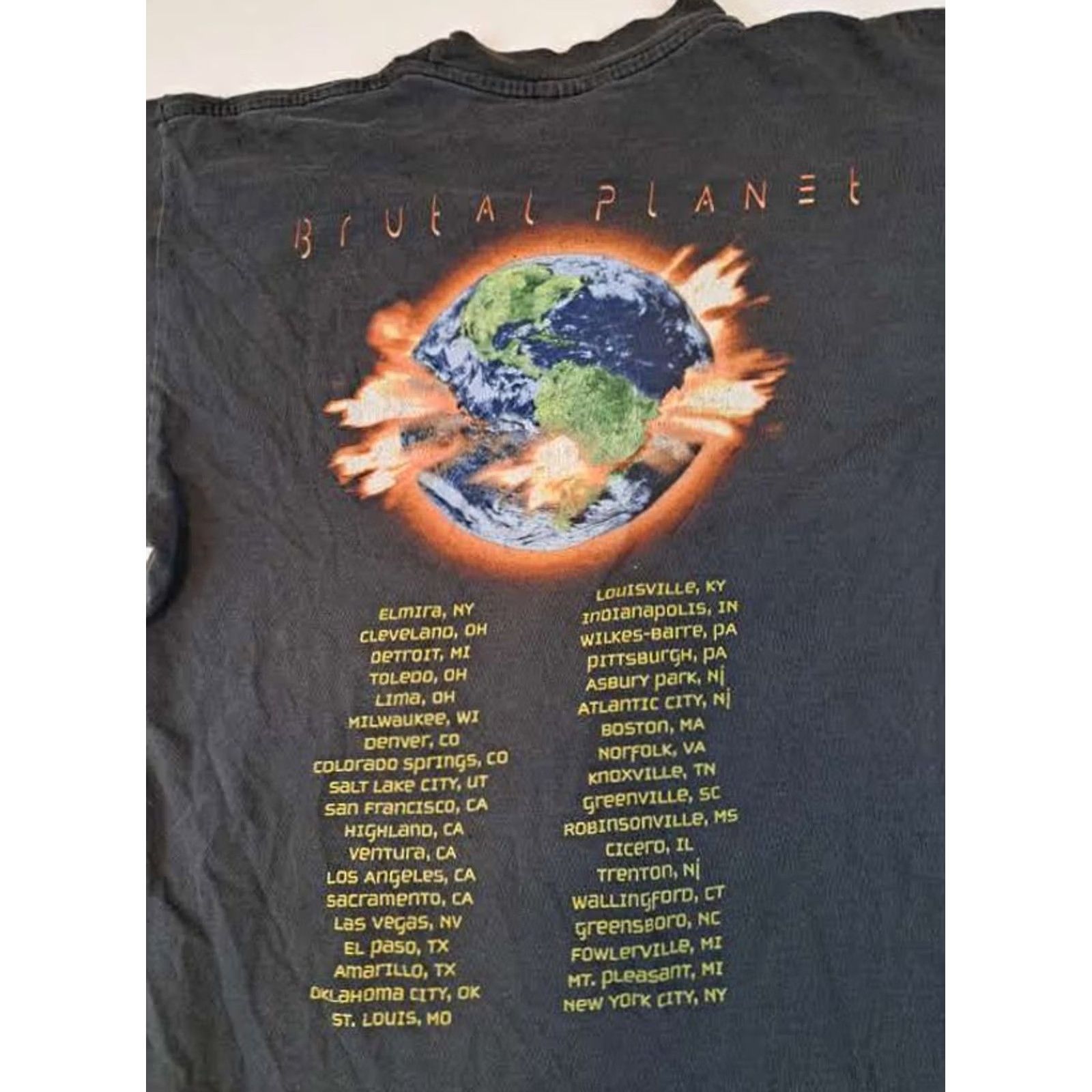 Vintage VINTAGE Alice Cooper Brutal Planet Tour T-Shirt size Medium All Sport Black Music 2001 Mens Size US M / EU 48-50 / 2 - 7 Thumbnail