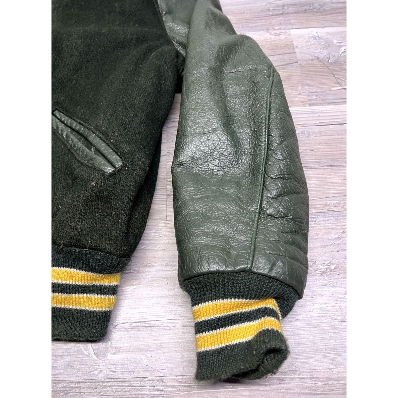 Vintage DeLONG Varsity Jacket Wool / Leather ISA Made Green Yellow Green Bay Packers 40 Mens Jacket Vintage 70s 80s 90s Size US XXS / EU 40 - 6 Thumbnail