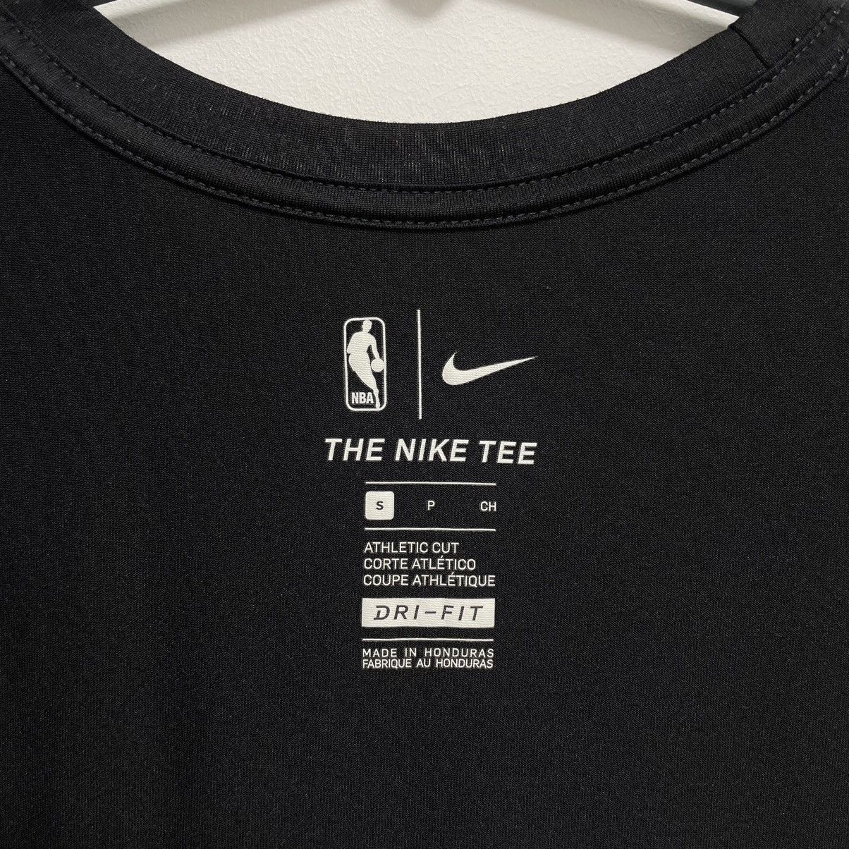 NBA Nike NBA Chicago Bulls Swoosh T-shirt dri-fit Size US S / EU 44-46 / 1 - 6 Thumbnail