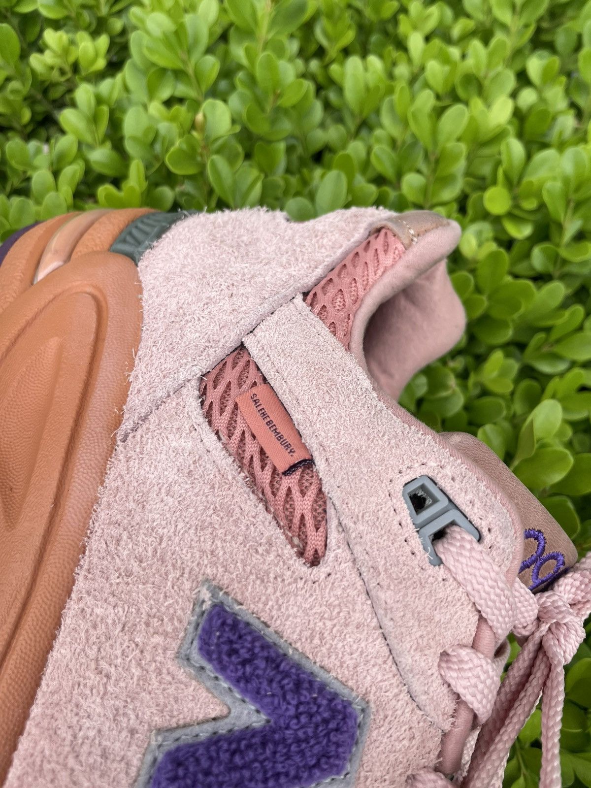 New Balance × Salehe Bembury Salehe Bembury x NB 990 Size US 11 / EU 44 - 13 Thumbnail