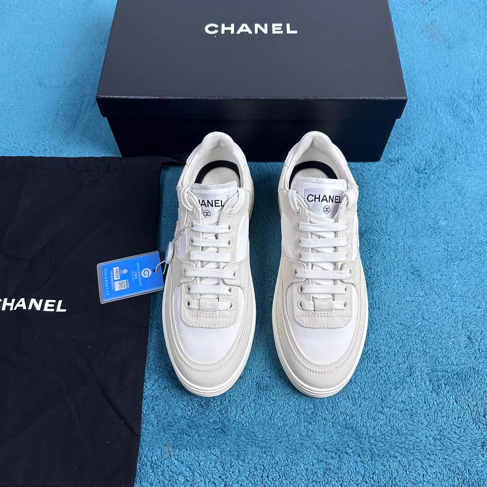 Chanel Chanel 24S Beige Leather Low-Top Sneakers 36 Size US 5.5 / IT 35.5 - 1 Thumbnail