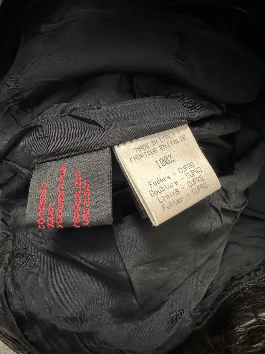Roberto Cavalli × Vintage FW2000 Roberto Cavalli Crocodile Effect Leather Black Skirt Size 26" / US 2 / IT 38 - 9 Thumbnail