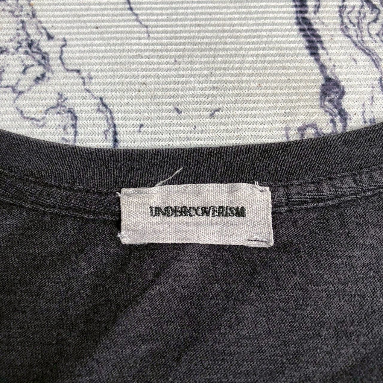 Undercover Undercoverism “The Openstrings” Graphic V-Neck Tee Size US L / EU 52-54 / 3 - 4 Thumbnail