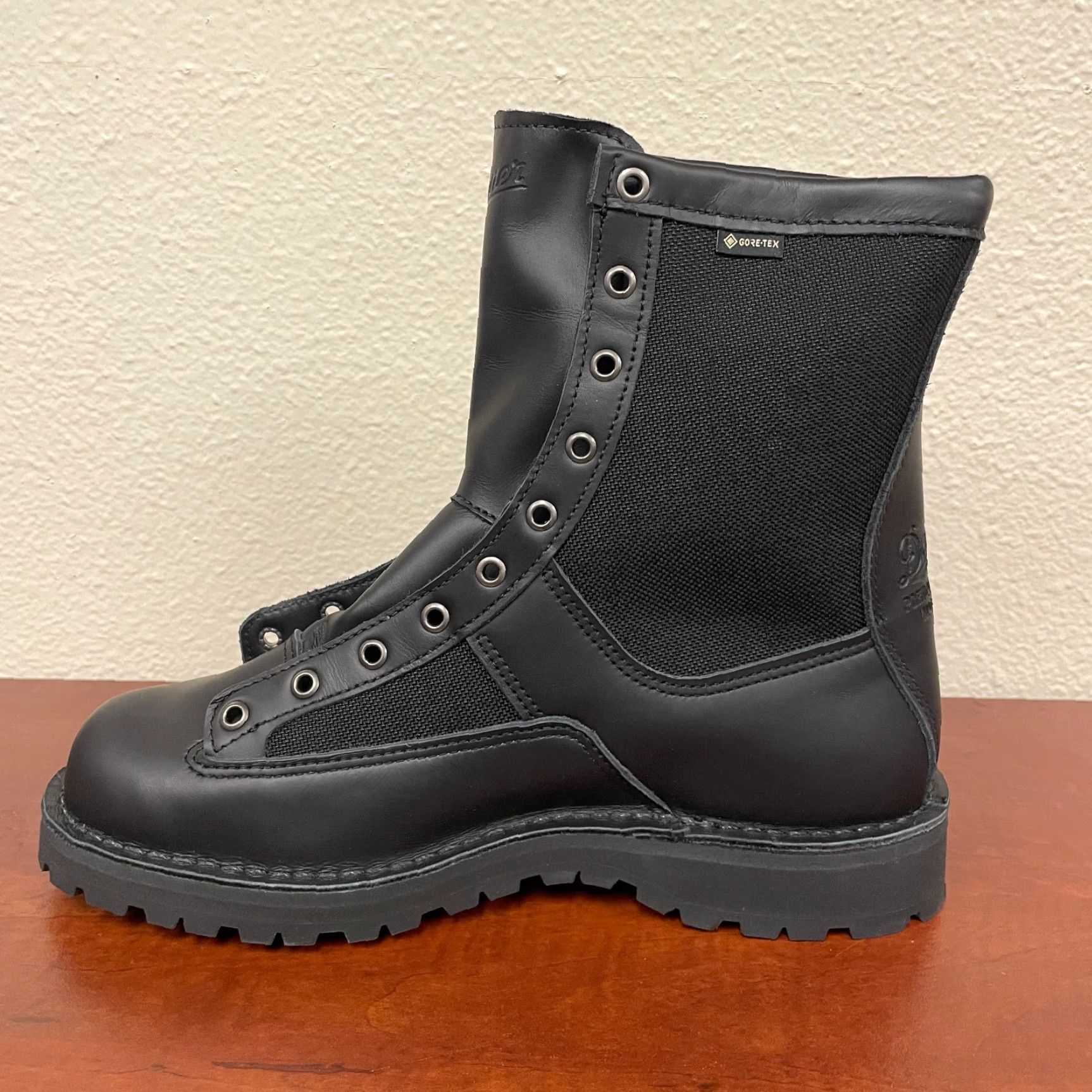 Danner Danner Acadia Boots Mens 10.5 EE Black 8 Inch Leather Nylon Rubber Arch Support Lined Combat US Made Size US 10 / EU 43 - 5 Thumbnail
