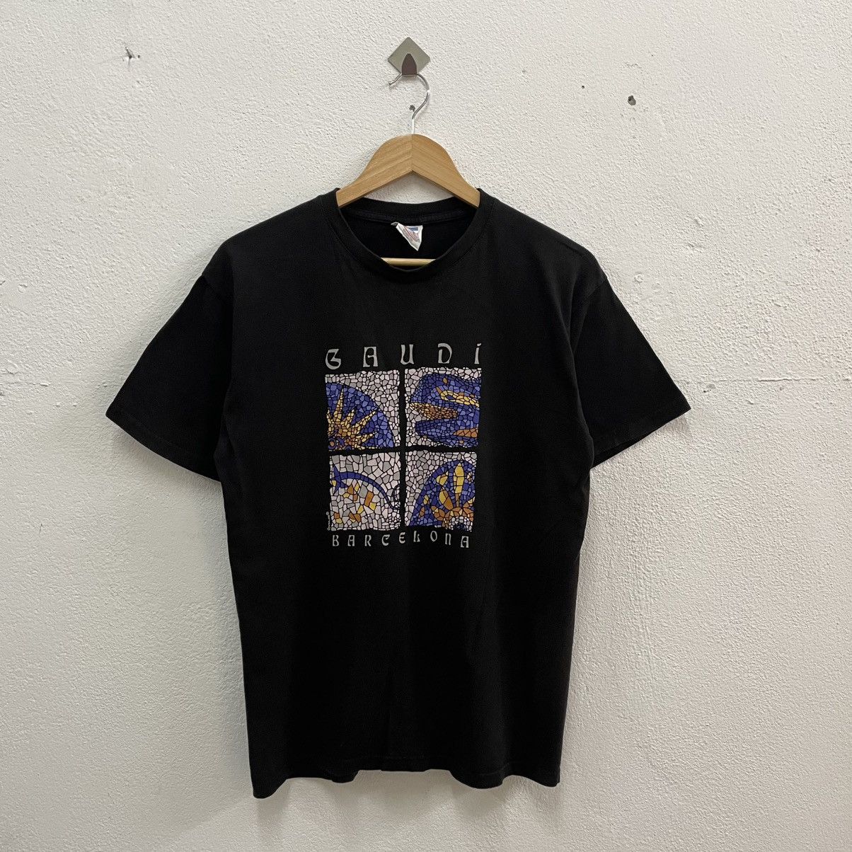 Vintage 🔥Vintage Barcelona Pop Art Graphic Tee Size US M / EU 48-50 / 2 - 1 Thumbnail