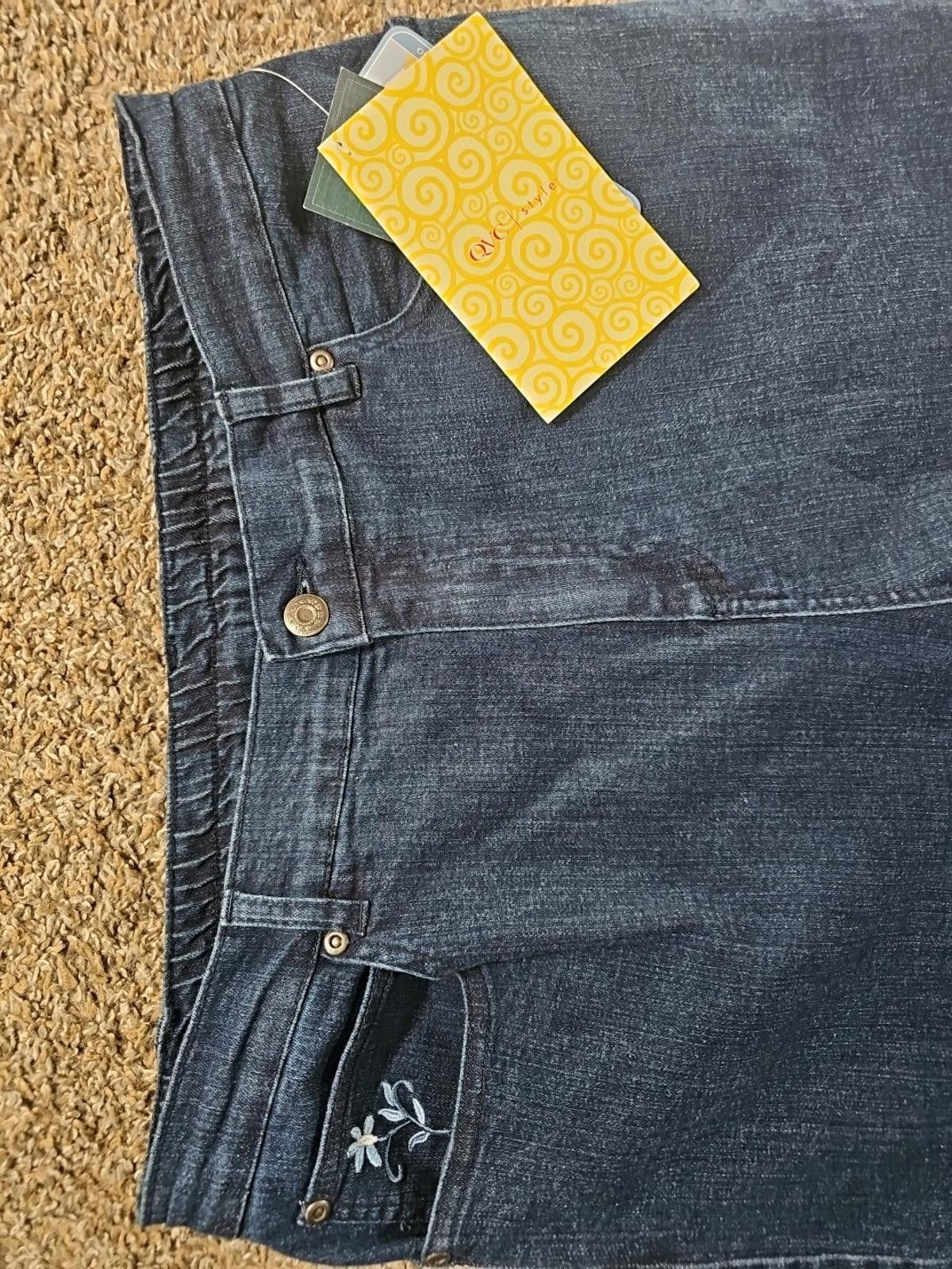 Denim & Co. Denim & Company L Flared Blue Jeans Embroidered Flowers NWT Size 36" / US 14 / IT 50 - 2 Thumbnail