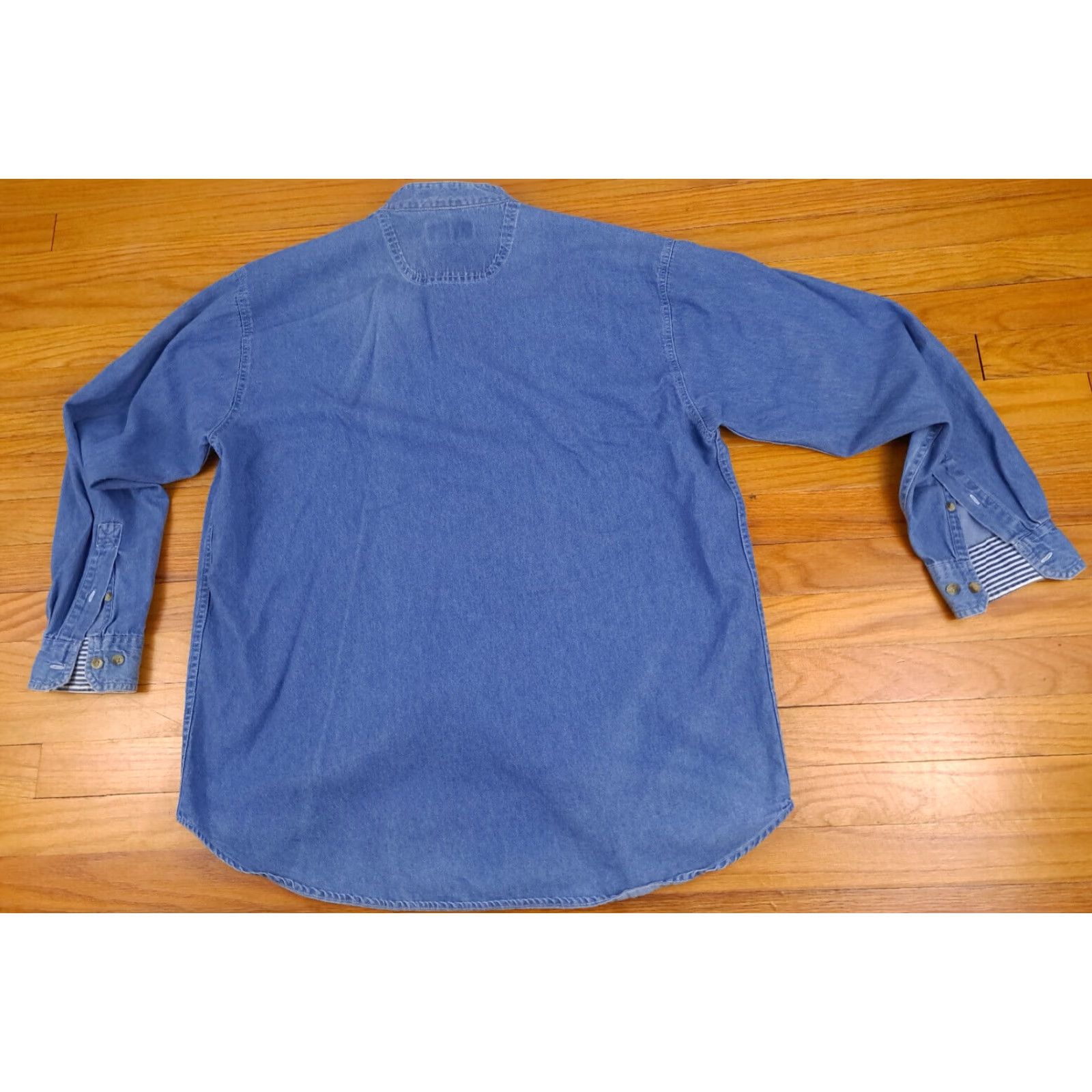 Vintage VINTAGE Full Button Blue Jeans Shirt Embroidered Winter Cabin Snowmobile Print LG Size US L / EU 52-54 / 3 - 4 Thumbnail