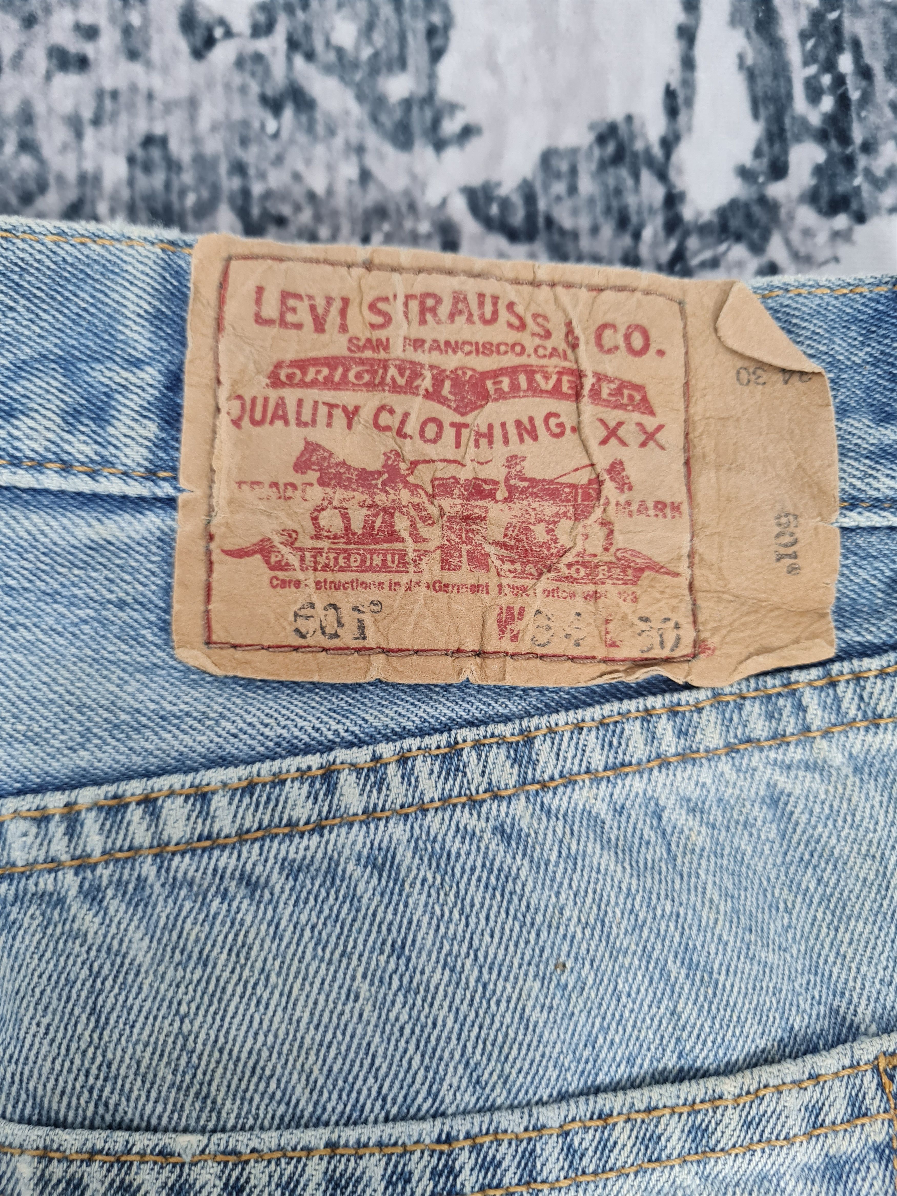 Levi's Vtg LEVIS 501 Distressed Faded Ripped Jeans L0385 Size 34X29 Size US 34 / EU 50 - 11 Thumbnail
