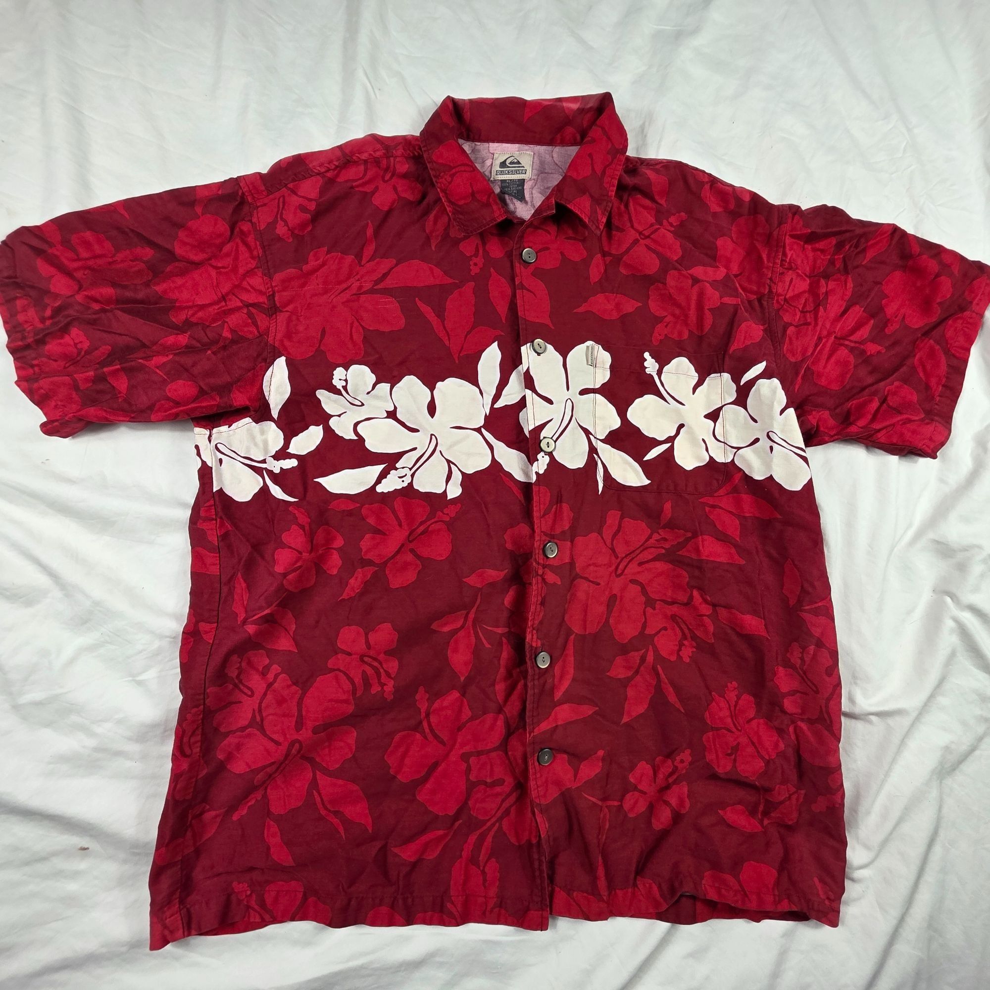 Quiksilver Quiksilver Hawaiian Floral Mens Size XL Red White Short Slee Size US XL / EU 56 / 4 - 1 Thumbnail