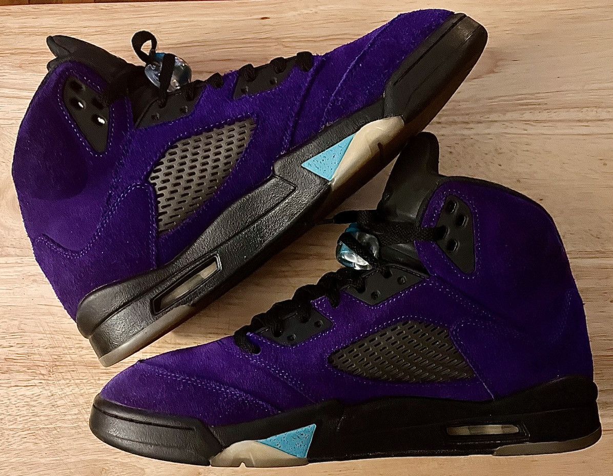 Jordan Brand Air Jordan 5 Retro ‘Alternate Grape’ Size US 11.5 / EU 44-45 - 2 Thumbnail