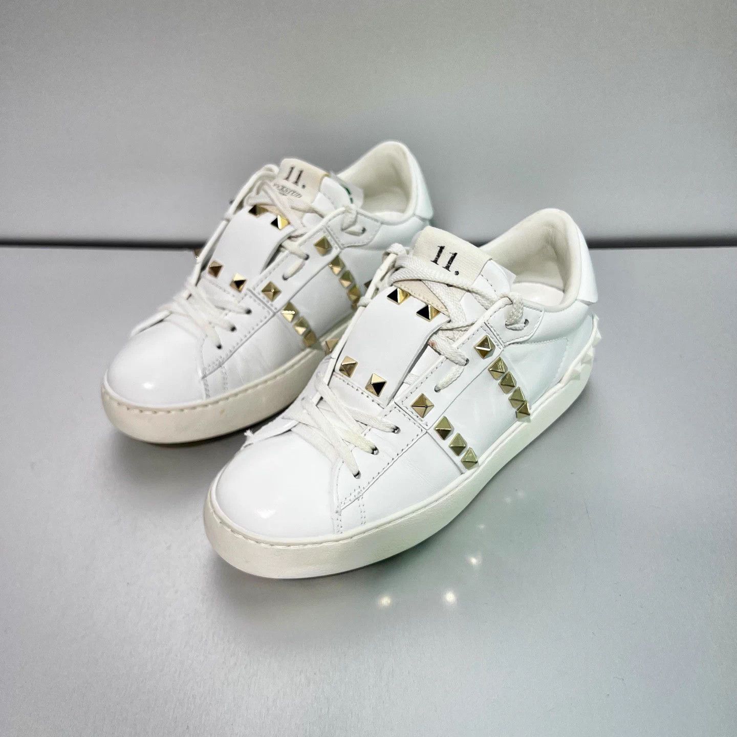 Valentino VALENTINO White Gold Studs White Sneakers 35 like new X6795 Size US 4 / IT 34 - 1 Thumbnail