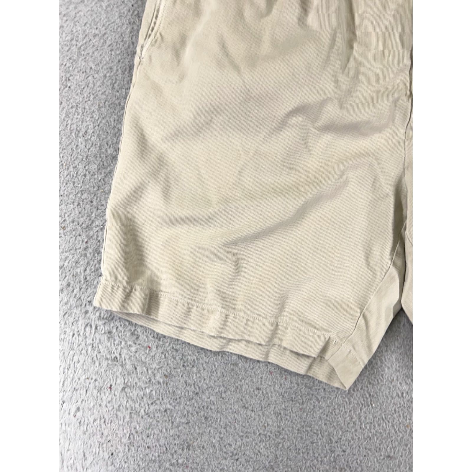Tommy Bahama Tommy Bahama Shorts Bermuda Men 35 Beige Silk Pleated Casual Pockets Easy Care Quick Dry 8 In Inseam Summer Beach Vintage No Size US 35 - 3 Thumbnail
