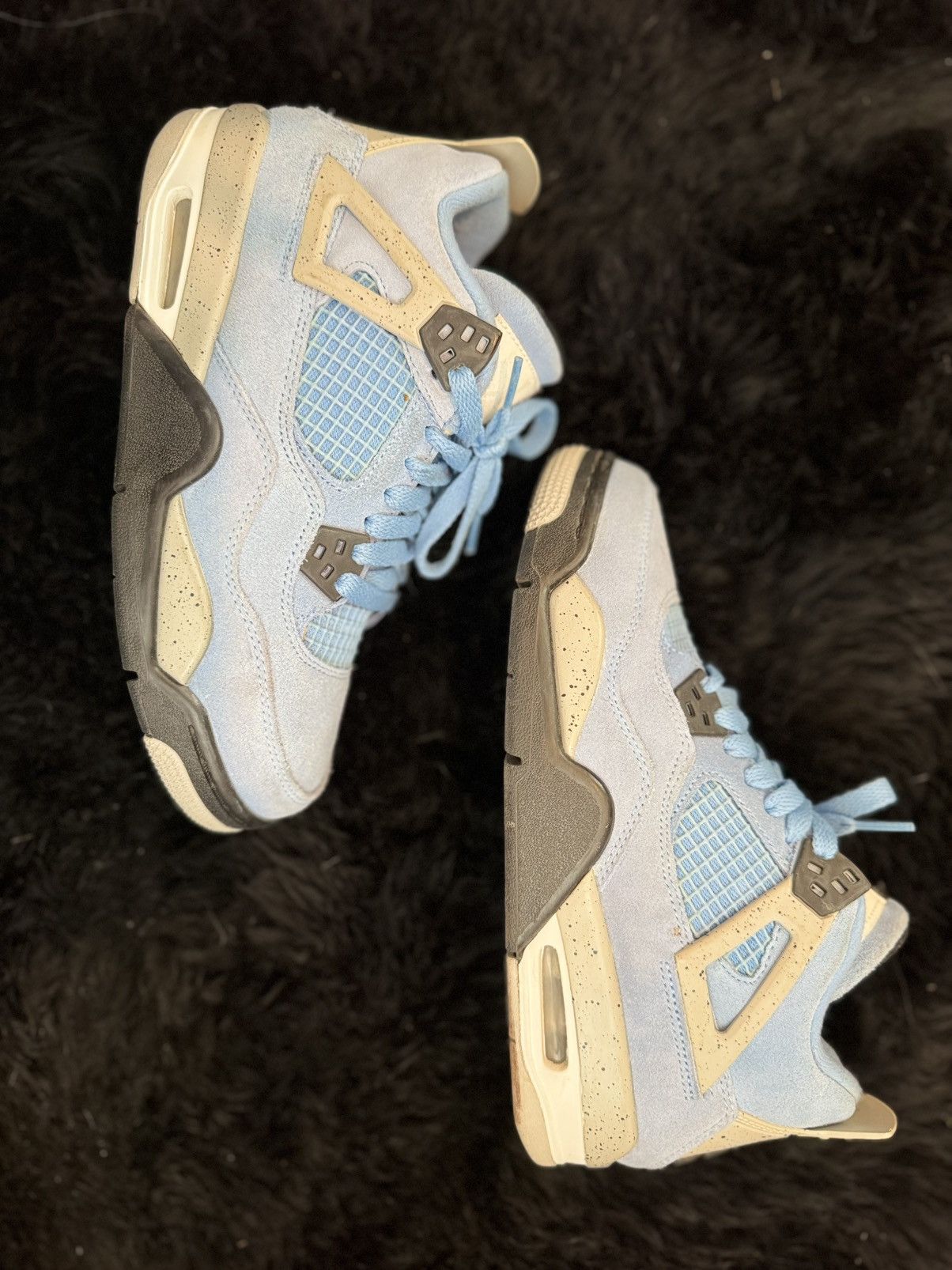 Jordan Brand Jordan 4 Retro University Blue Size US 6 / EU 39 - 2 Thumbnail