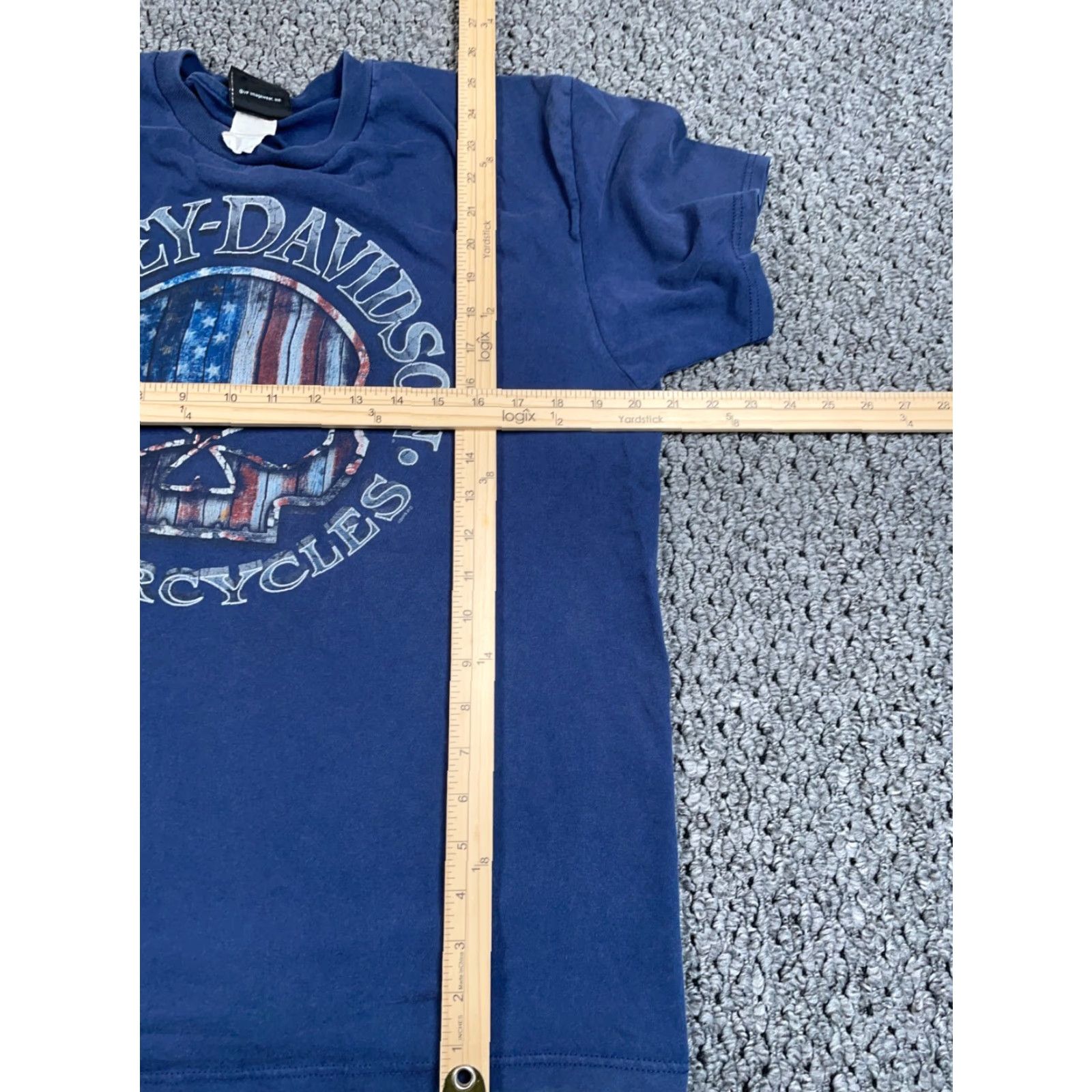 Harley Davidson VINTAGE Harley-Davidson Detroit Michigan T-Shirt Adult Large Dark Blue Skull USA Flag - Men’s L Shirt Graphic Print 2019 Newsprint Theme Size US L / EU 52-54 / 3 - 6 Thumbnail