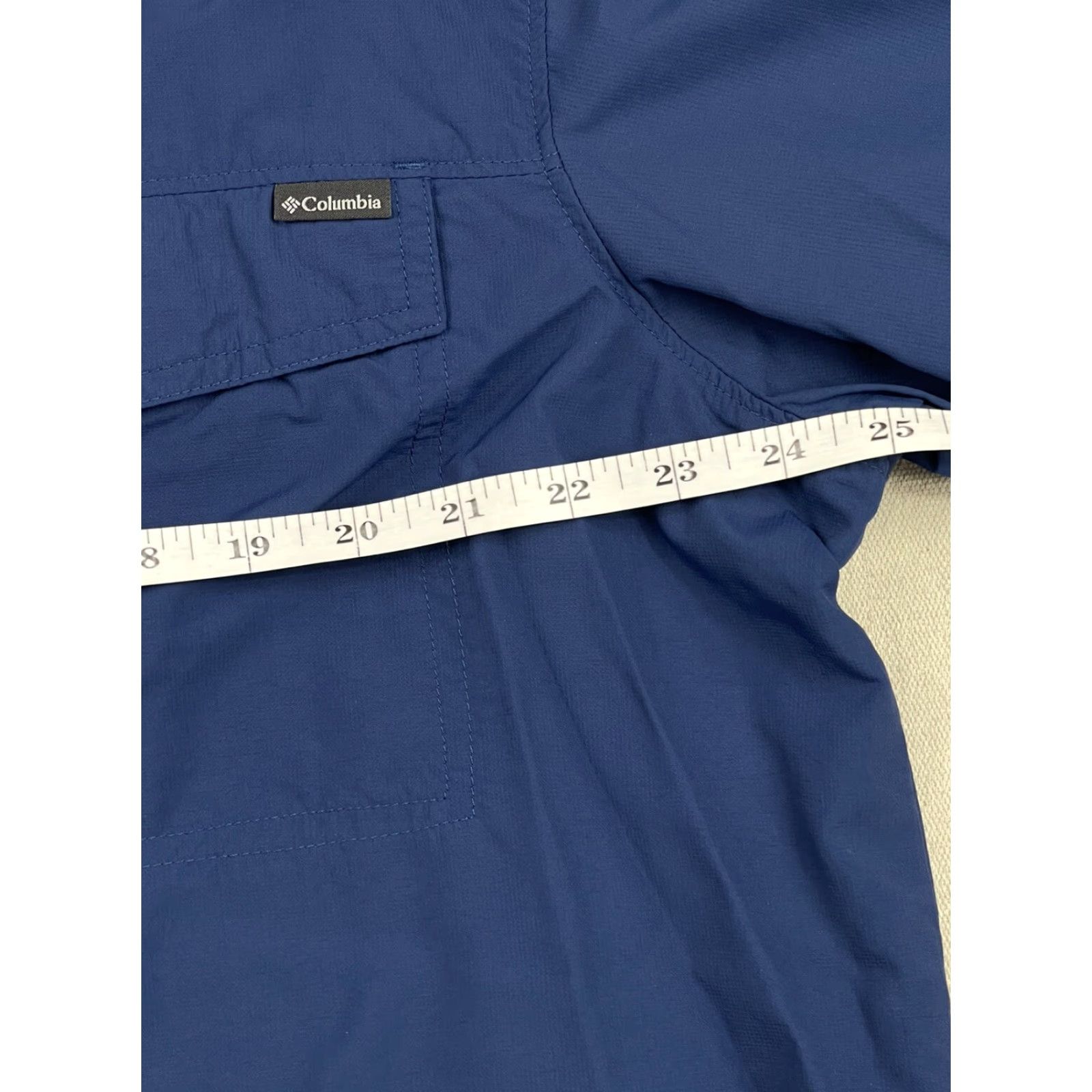 Vintage Columbia Shirt Mens Button Up Omni Shade Nylon UV Sun Protection Long Sleeve XL Navy Blue Shirt Fishing Logo Ventilated 90s? Size US XL / EU 56 / 4 - 5 Thumbnail