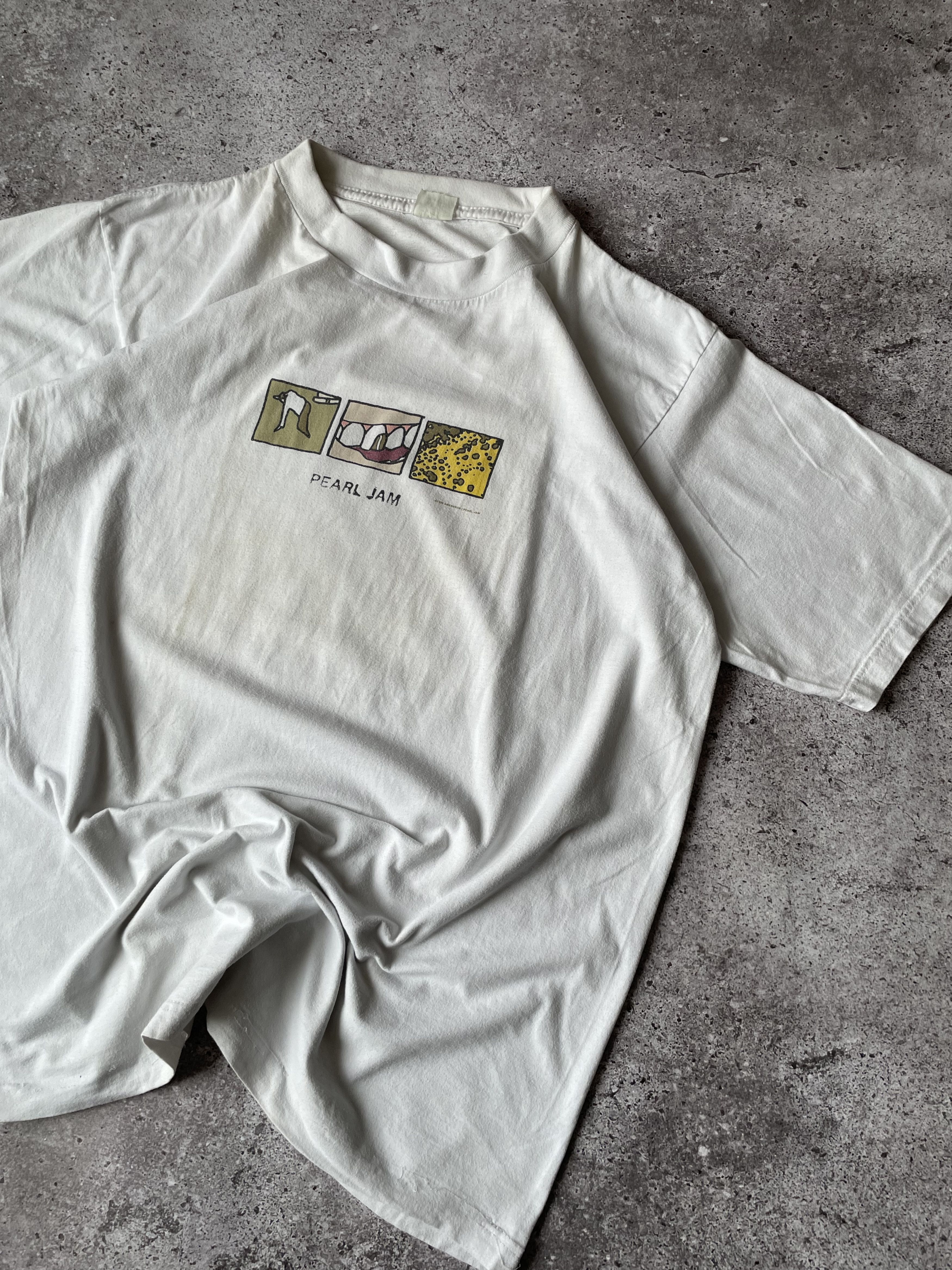 Vintage Vintage 1996 Pearl Jam European Tour T-Shirt Ames Bros Size US L / EU 52-54 / 3 - 2 Thumbnail
