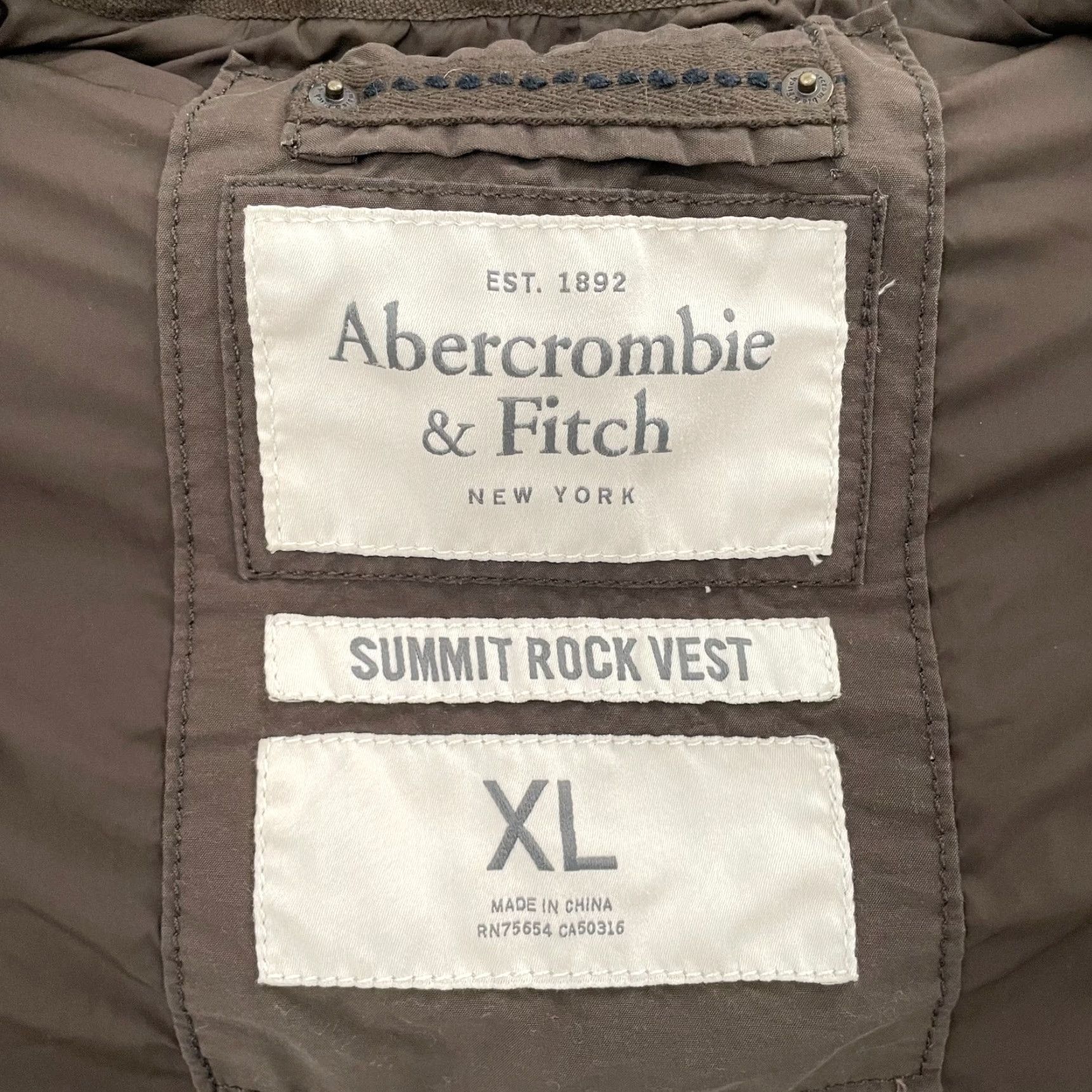Abercrombie & Fitch VINTAGE Abercrombie & Fitch Summit Rock Vest Adult XL Brown Full Zip Down Puffer Mens Size US XL / EU 56 / 4 - 7 Thumbnail