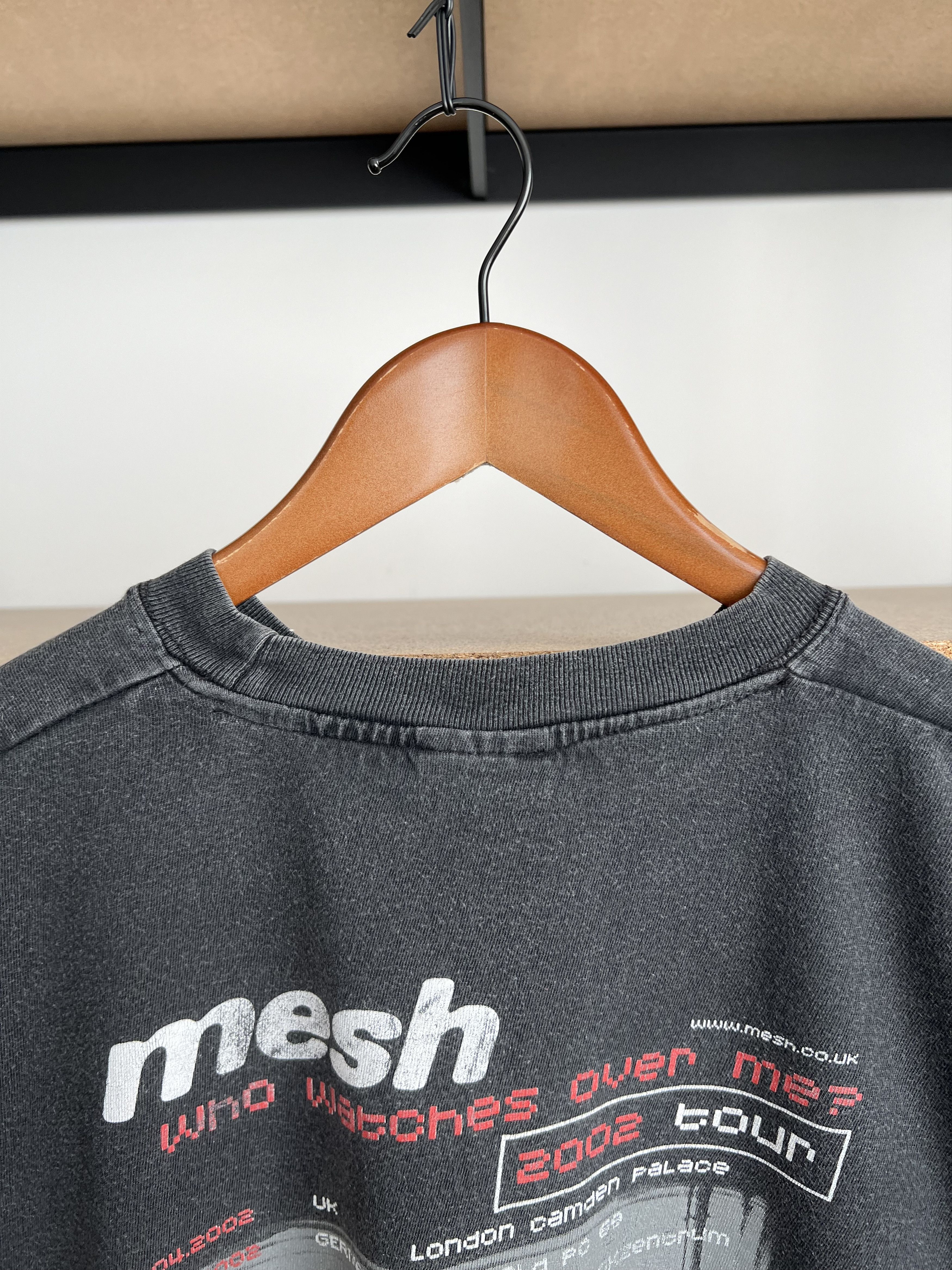 Band Tees Vintage 2002 Mesh Who Watches Over Me? Electronic Band Tee Size US L / EU 52-54 / 3 - 15 Thumbnail