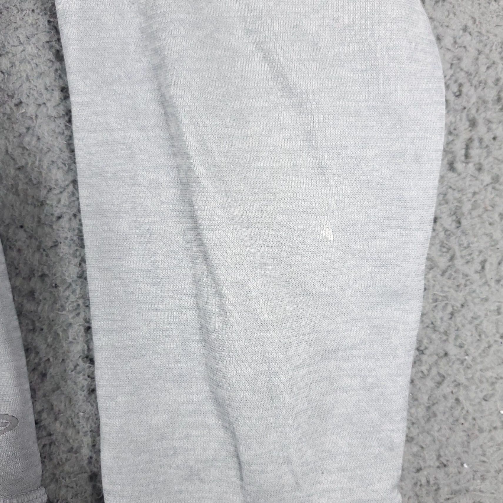 Champion Champion Sweater Women L Gray Pullover Knit Crew Neck Logo All Seasons Vintage? No. (But must not add) Size L / US 10 / IT 46 - 7 Thumbnail