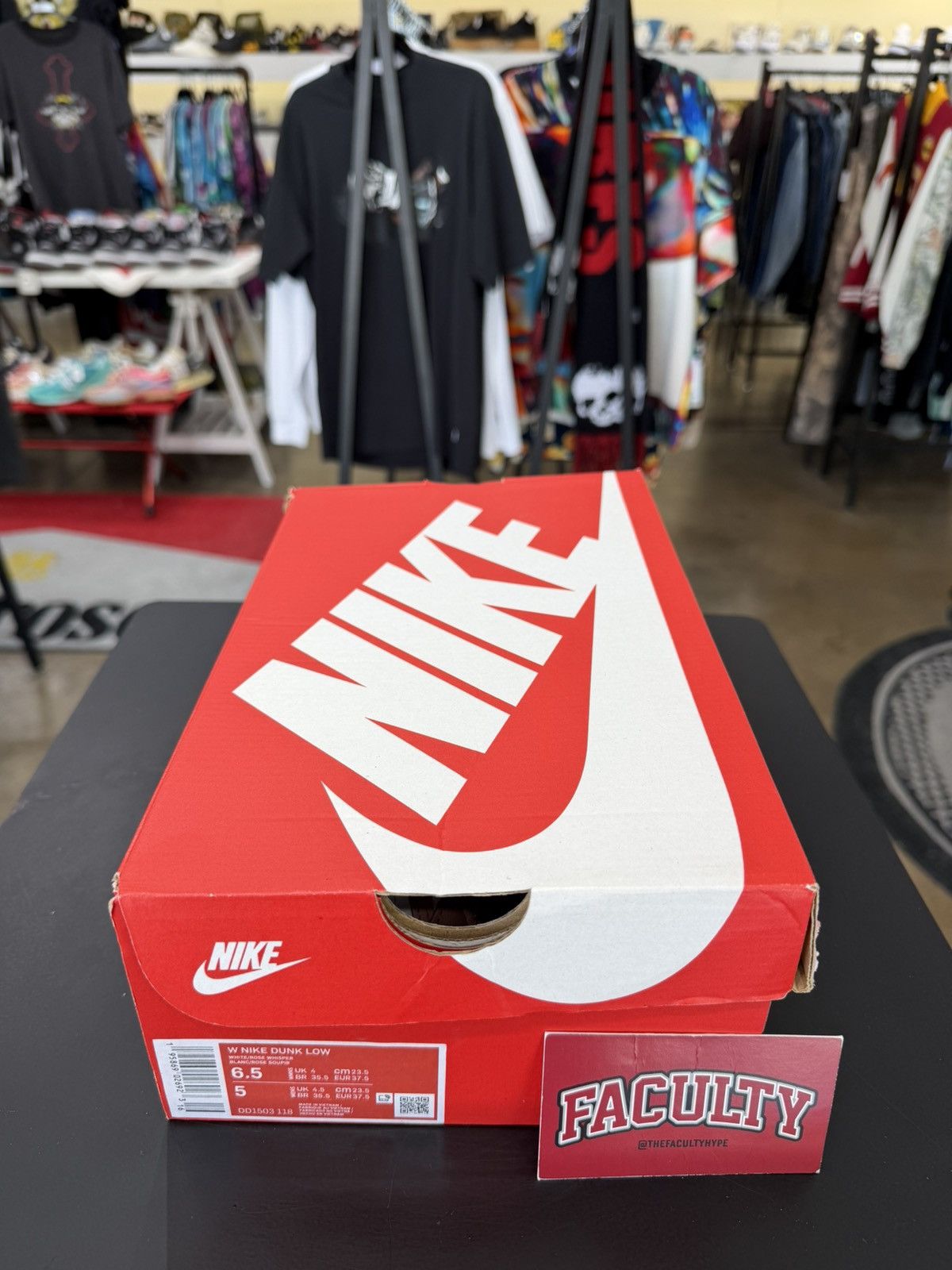 Nike Nike Dunk Low Rose Whisper Size 6.5W/5M (2022) Size US 5 / EU 37 - 13 Thumbnail