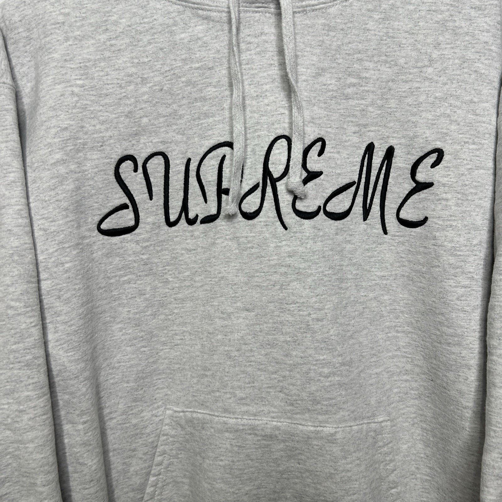 Supreme Supreme Script Hooded Pullover “Ash Grey” SS23 Size US M / EU 48-50 / 2 - 2 Thumbnail
