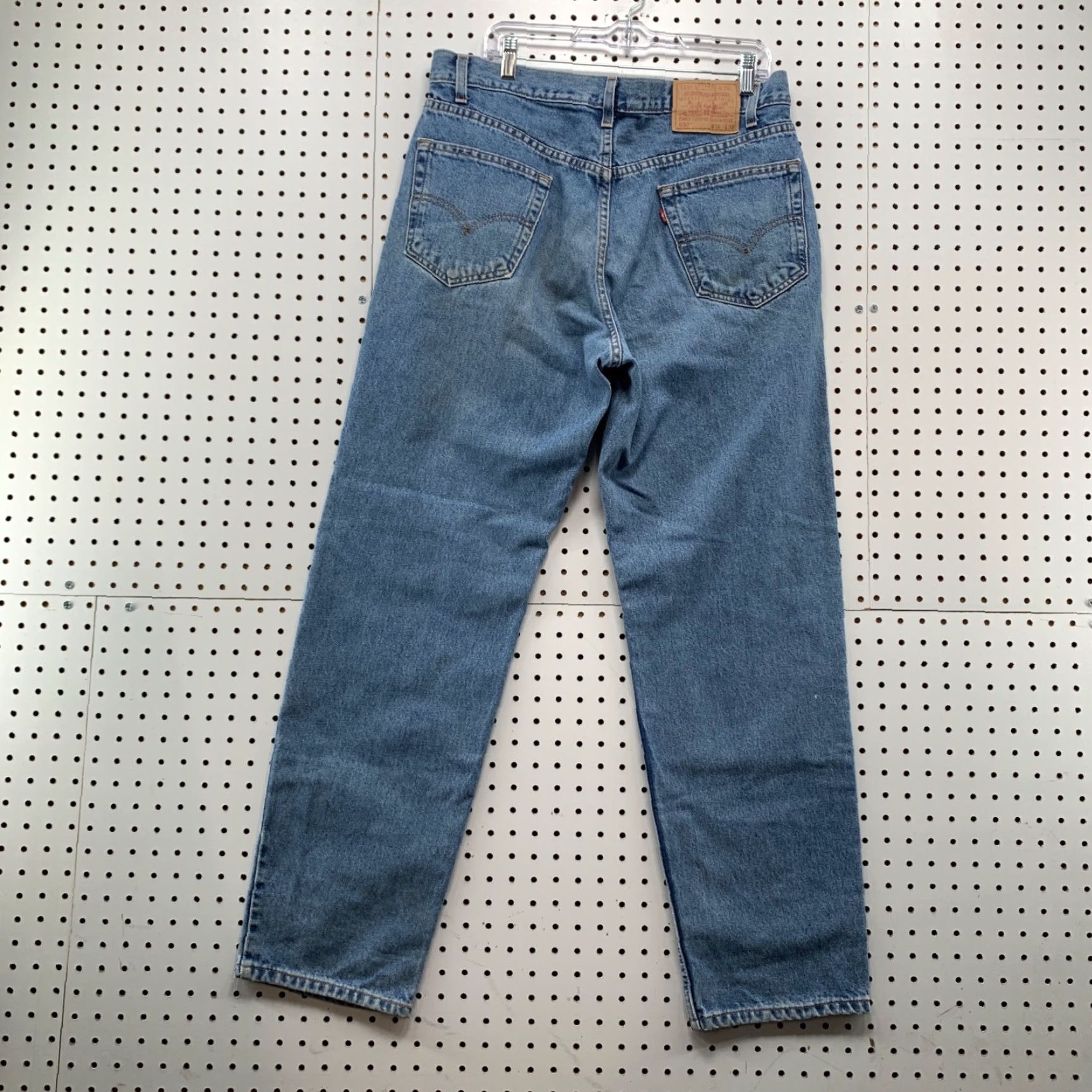 Levi's VINTAGE Levi's 550 Jeans Mens 36x32 Light Blue Denim Straight Relaxed Fit 32 36 35in Waist - Levi's 550 Denim Jeans Mens 36x32 Blue Light Wash Size US 36 / EU 52 - 2 Thumbnail