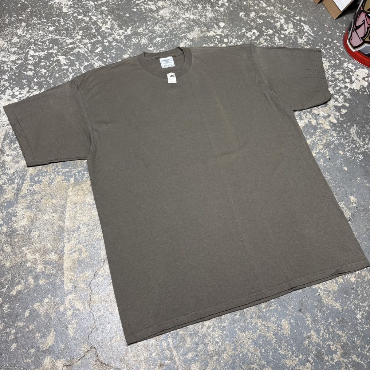 Nike Vintage Nike Brown Blank No Swoosh 90s Tshirt USA Size US XL / EU 56 / 4 - 8 Thumbnail