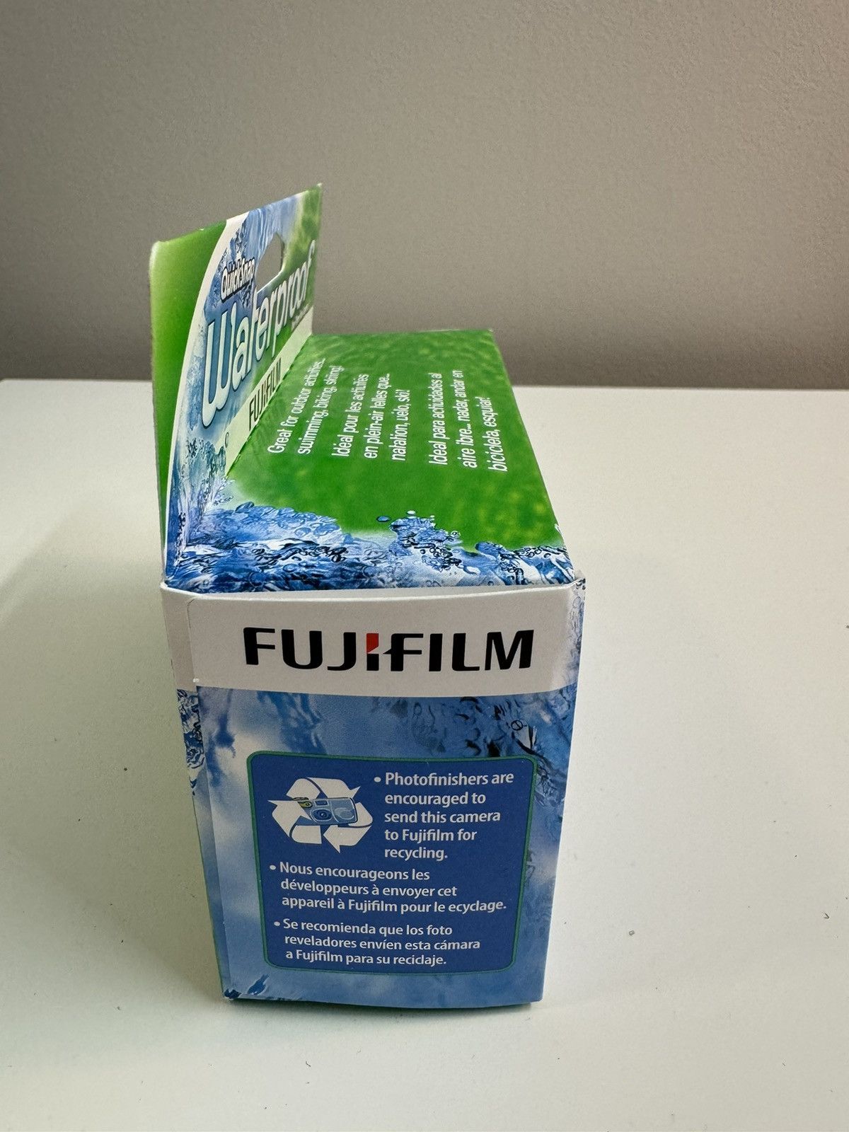 Fujifilm × Supreme Supreme FujiFilm Waterproof Camera Brand New Sealed Size ONE SIZE - 5 Thumbnail