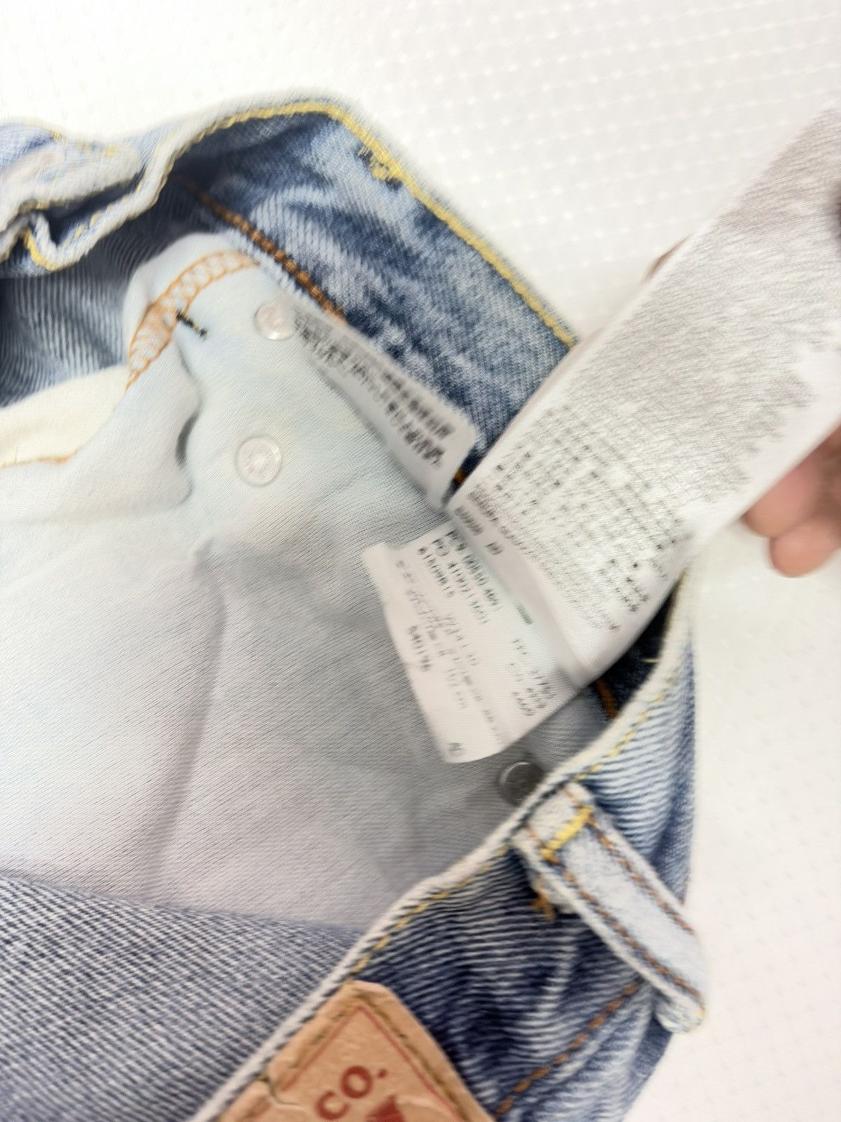 Levi's Levi's 550 Relaxed Fit Light Wash Vintage Denim Jeans W34 Size US 34 / EU 50 - 13 Thumbnail